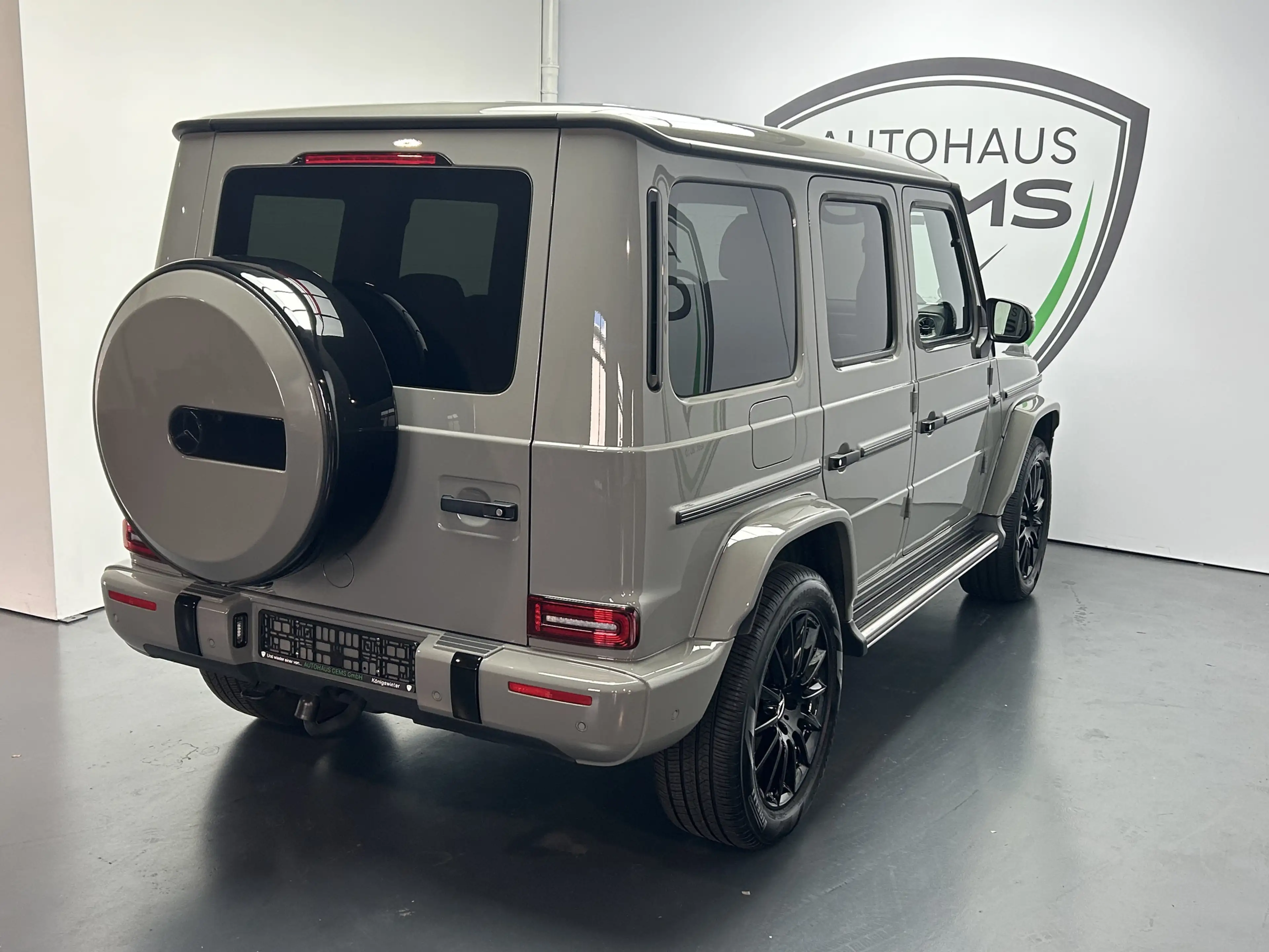 Mercedes-Benz G 400 d AMG-Line AHK Burmester LED Widescreen R.Cam — photo 6