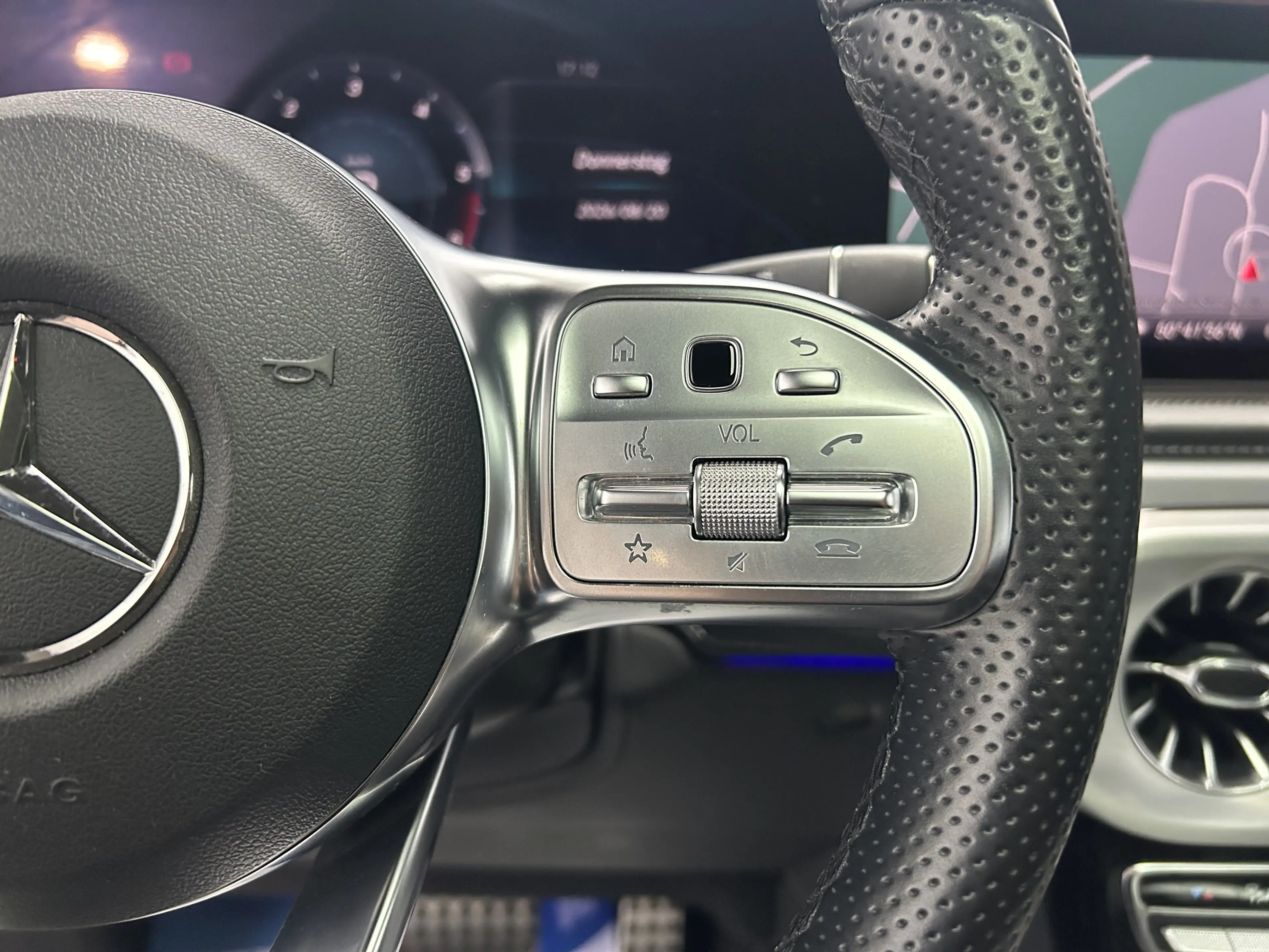 Mercedes-Benz G 400 d AMG-Line AHK Burmester LED Widescreen R.Cam — photo 14