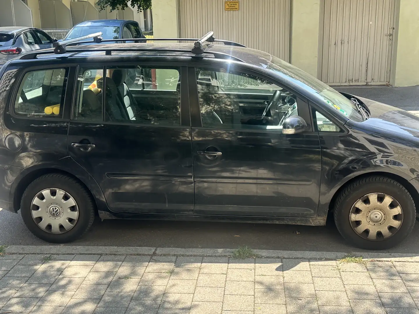 Volkswagen Touran Schwarz - 2