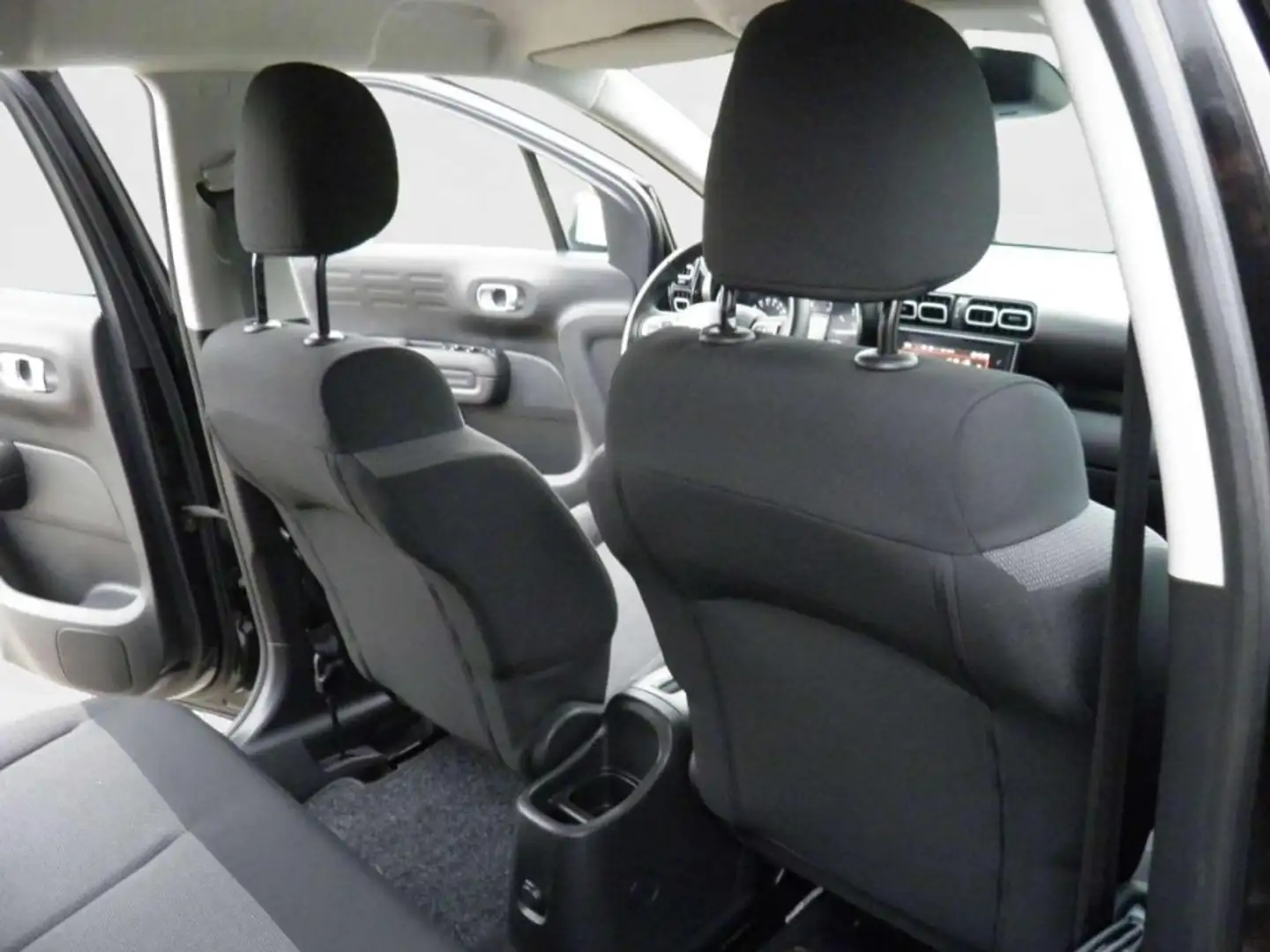 Citroen C3 Aircross C3 AIRCROSS 1.2 PURE TECH 110 SES FEEL Zwart - 2