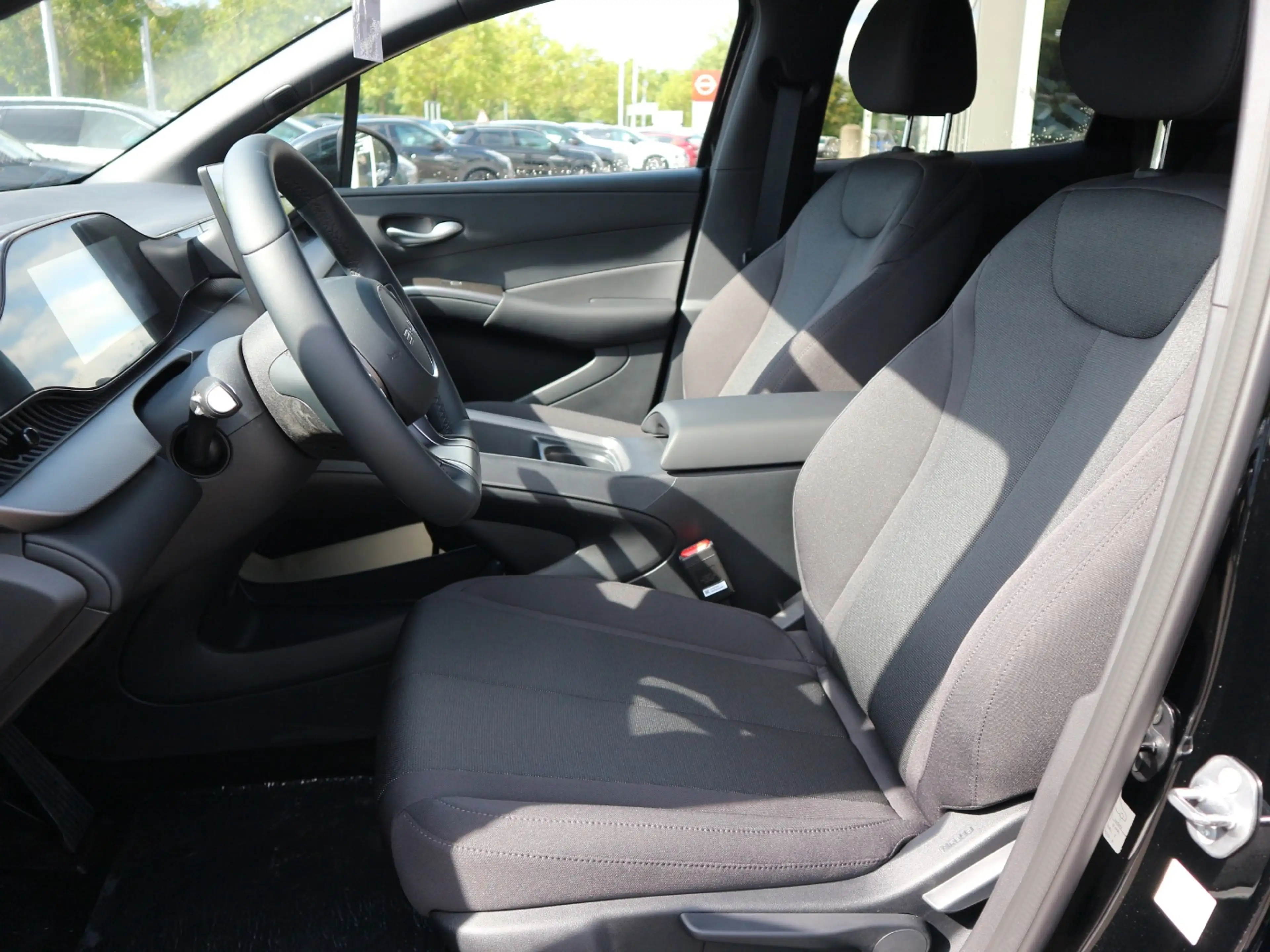 BYD Dolphin G DM-i Boost LED Navi Kam Assist MediaPa — photo 15