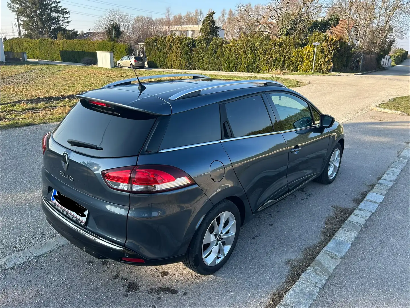 Renault Clio Clio Grandtour Energy TCe 90 Limited Limited Grau - 2