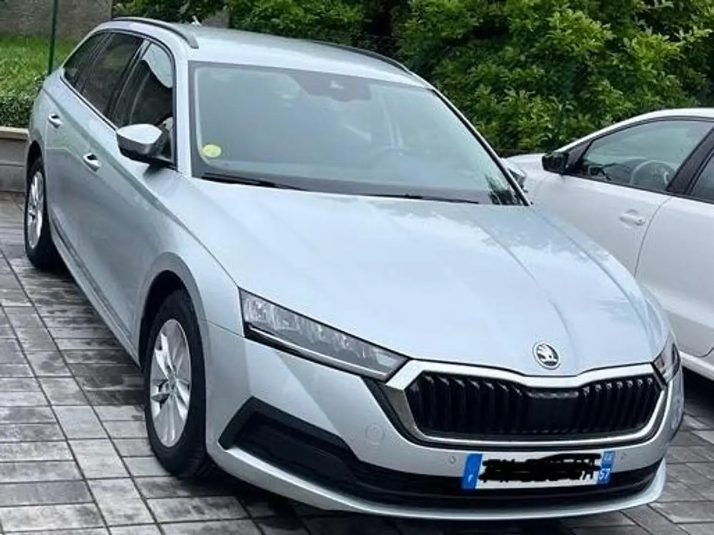 Skoda Octavia Octavia Combi 2.0 TDI 150 ch SCR FAP DSG7 Edition Argent - 1