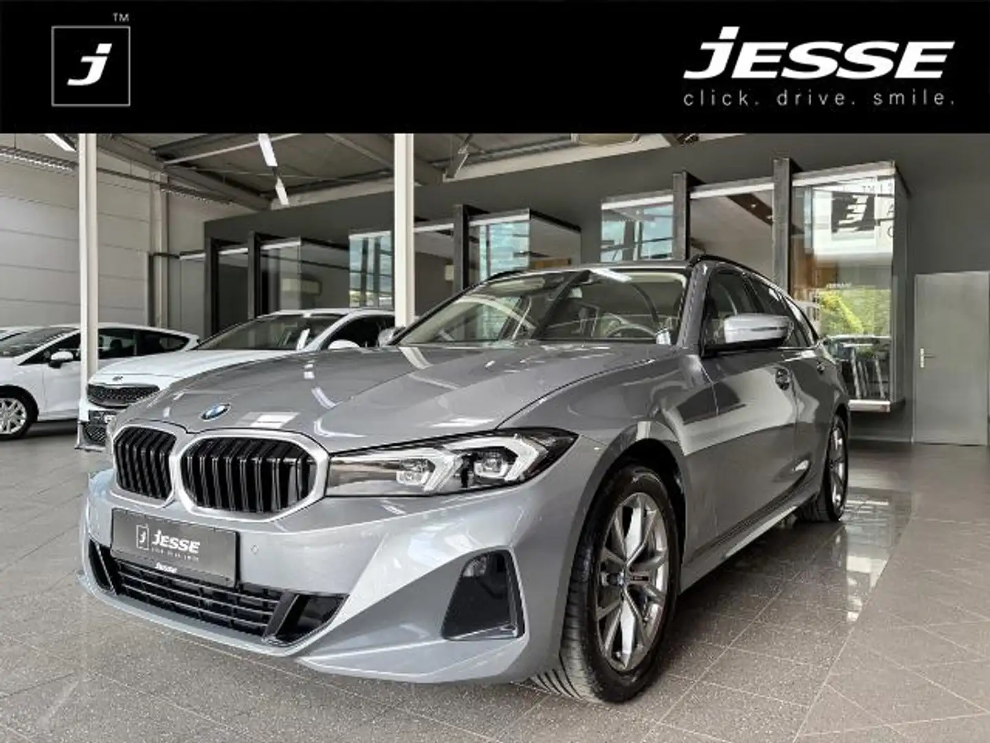 BMW 320 i Touring LED Live Cockpit Plus Navi R.Cam Šedá - 1