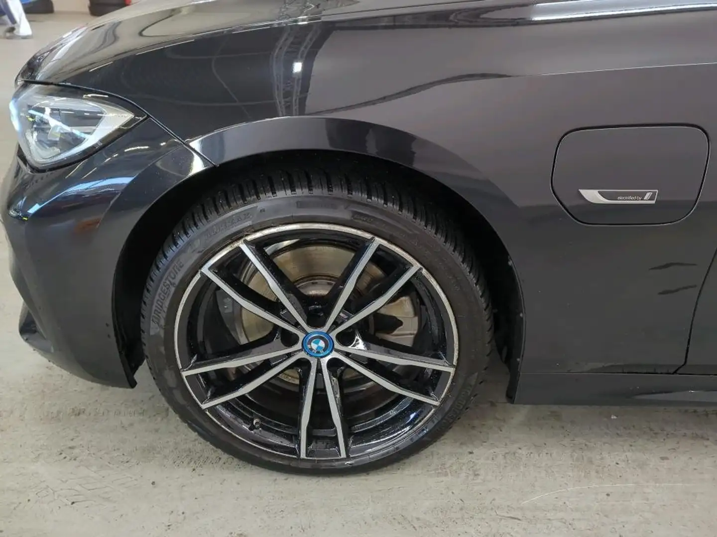 BMW 320 320e Touring auto xdr Nero - 2