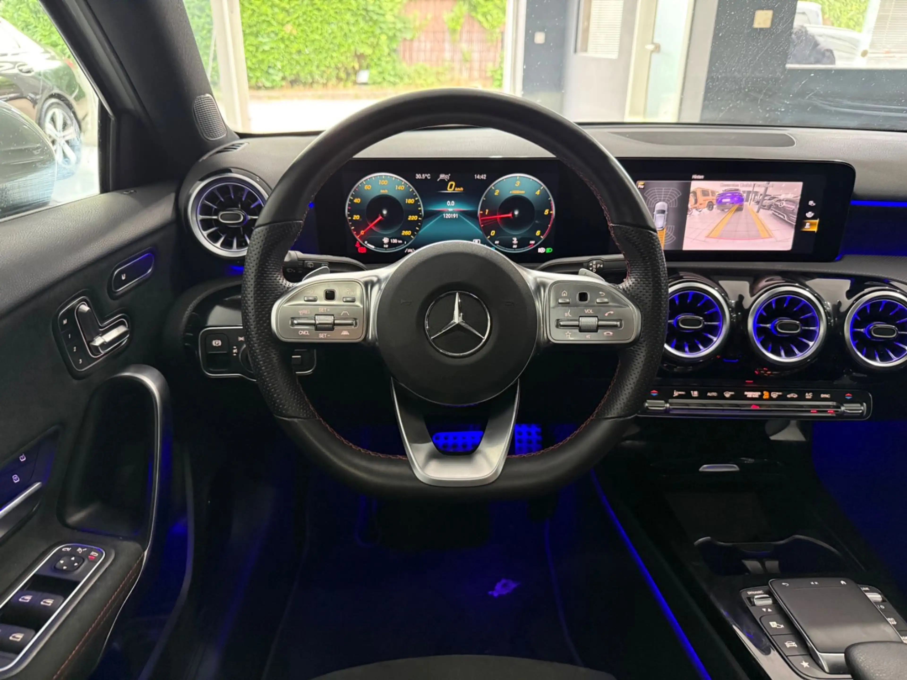 Mercedes-Benz A 220 d*AMG-LINE*DISTRONIC*PANO*MEMORY*MBAM*KEYLE — photo 5