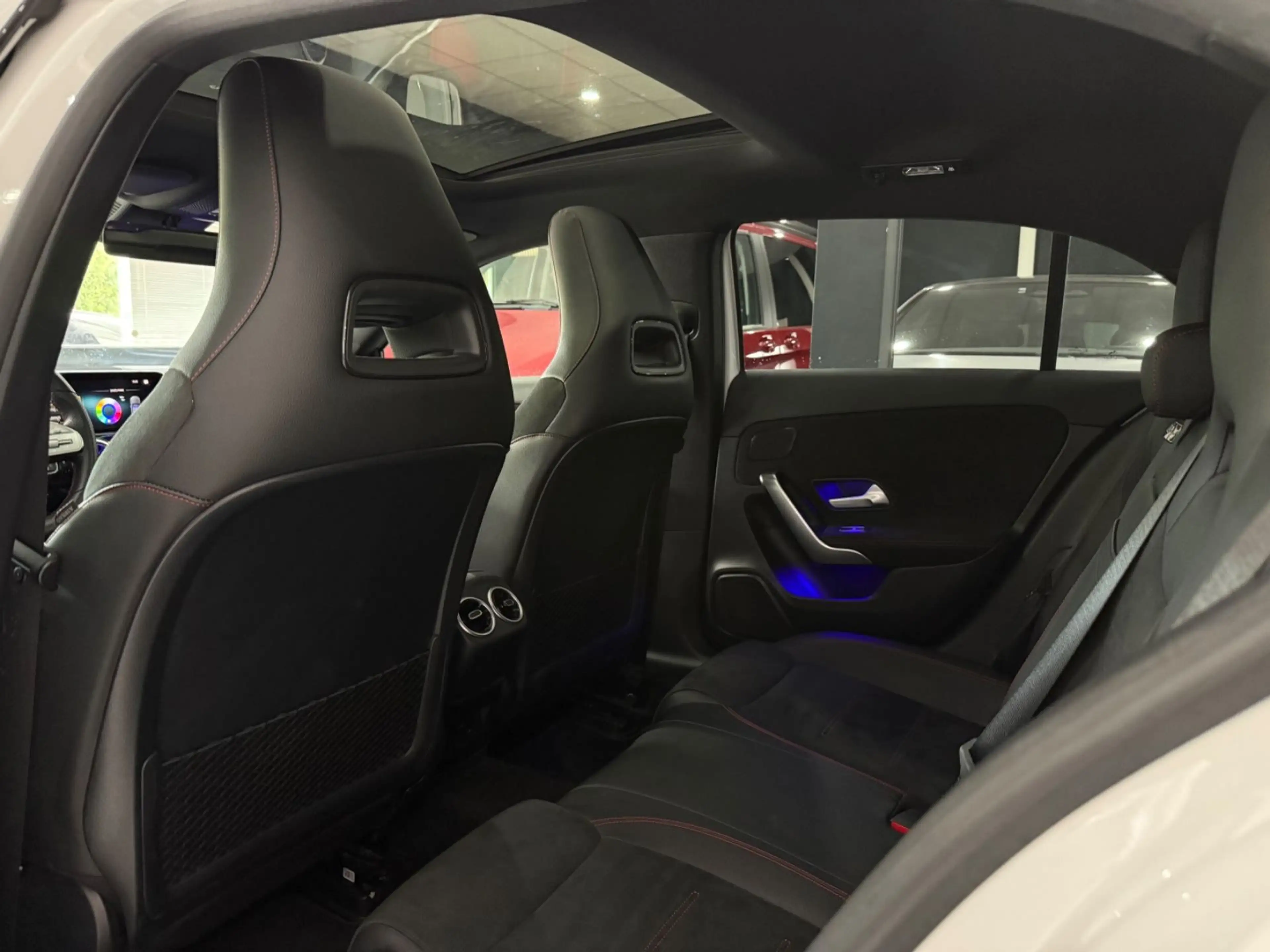 Mercedes-Benz A 220 d*AMG-LINE*DISTRONIC*PANO*MEMORY*MBAM*KEYLE — photo 8
