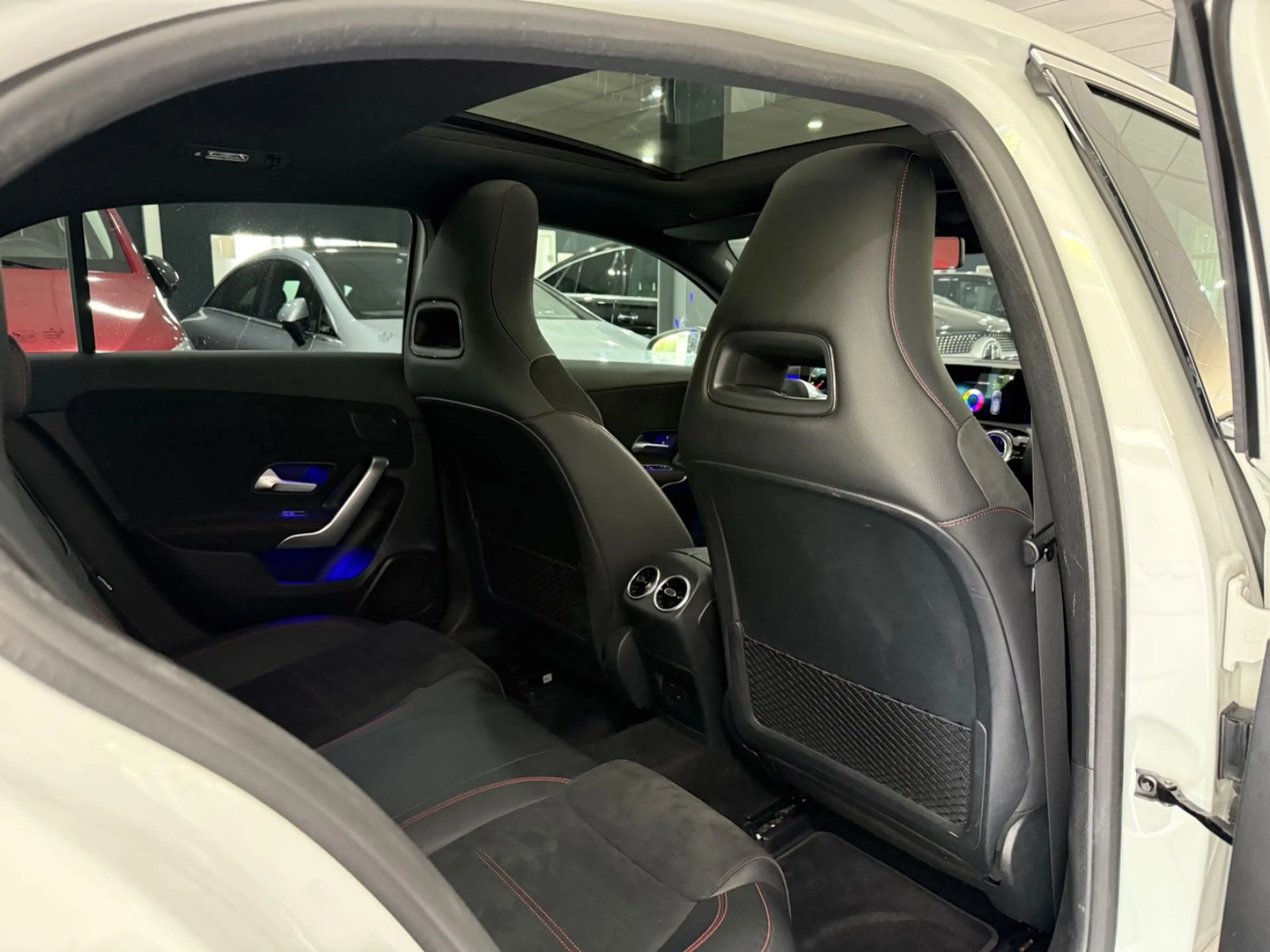 Mercedes-Benz A 220 d*AMG-LINE*DISTRONIC*PANO*MEMORY*MBAM*KEYLE — photo 9