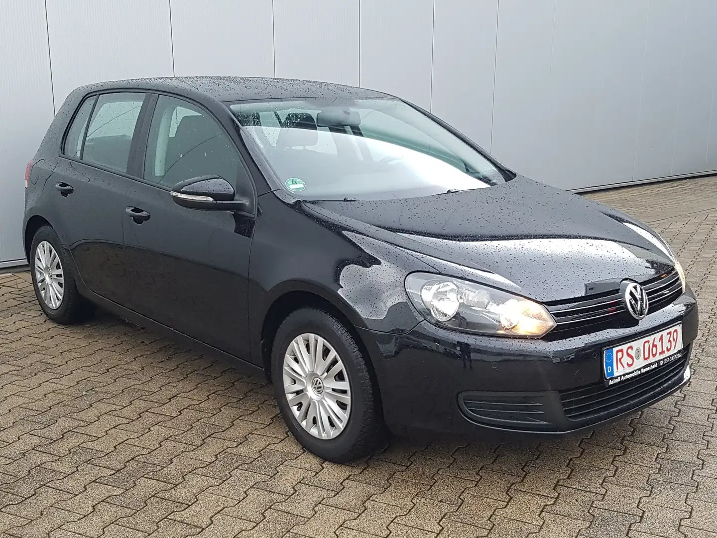 Volkswagen Golf Golf VI Diesel 5-Türer 1.6 TDI DPF Comfortline Schwarz - 1