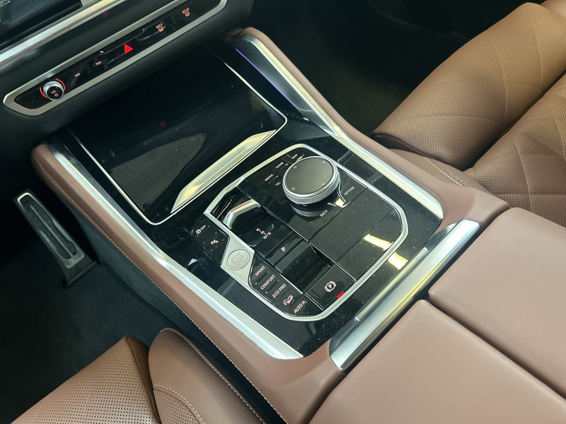 BMW X6 xDrive40d M Sport|AHK|SkyLounge|22"LMR|DAProf. — photo 12