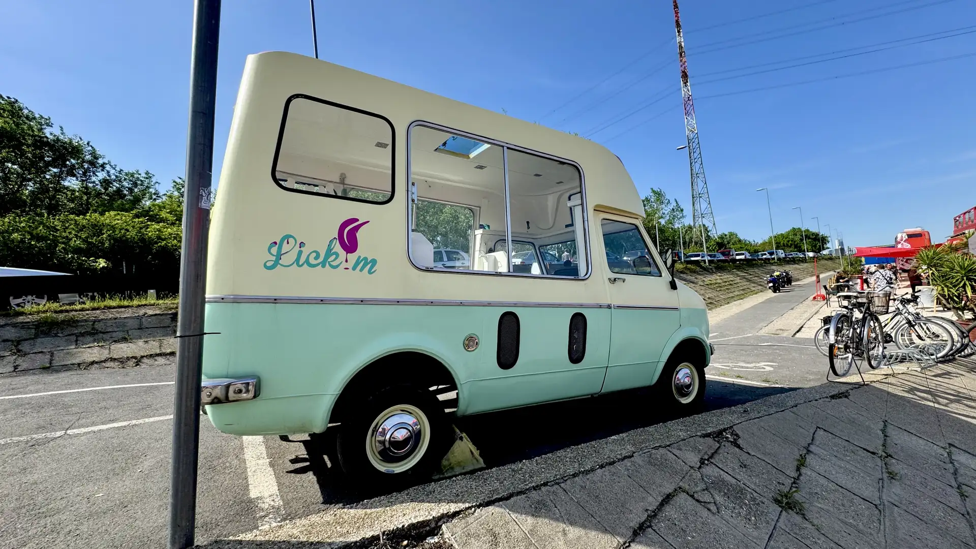 Bedford CF2 Ice cream Truck - 2