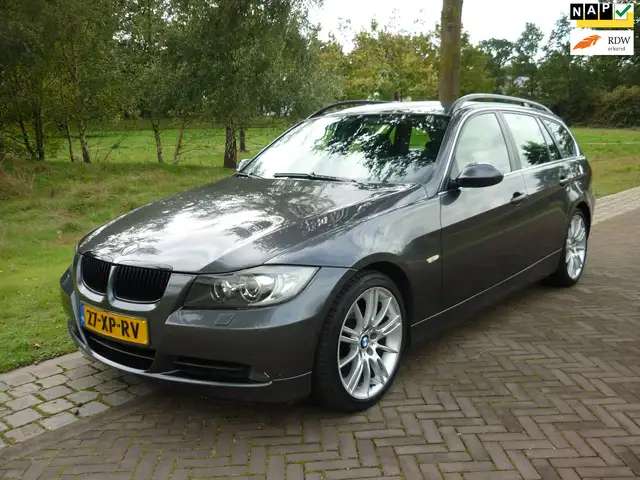 BMW 325 3-serie Touring 325i High Executive