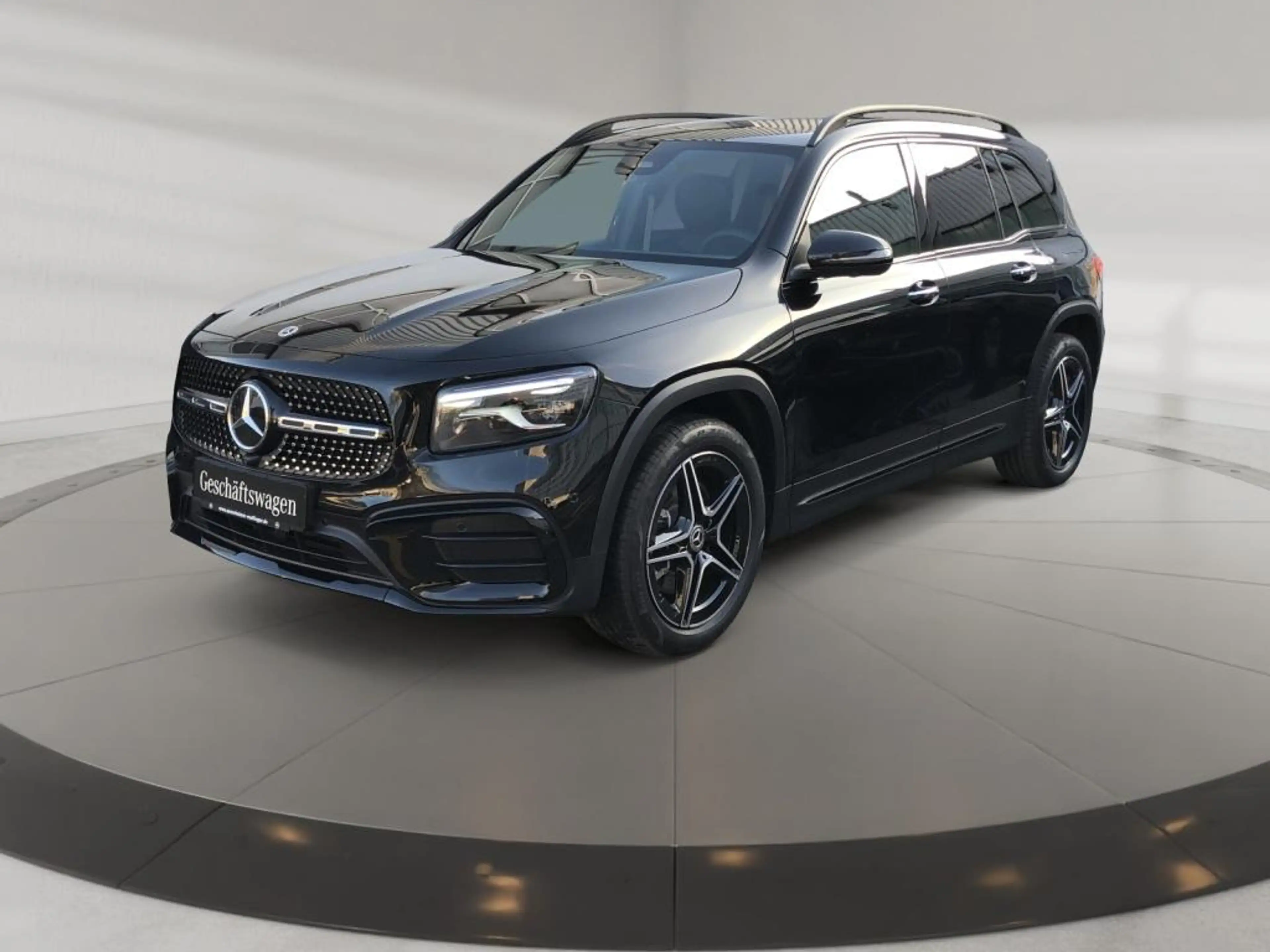 Mercedes-Benz GLB 220 4MATIC AMG+ILS+MBUX+MBeam+Night+Carbon — photo 2
