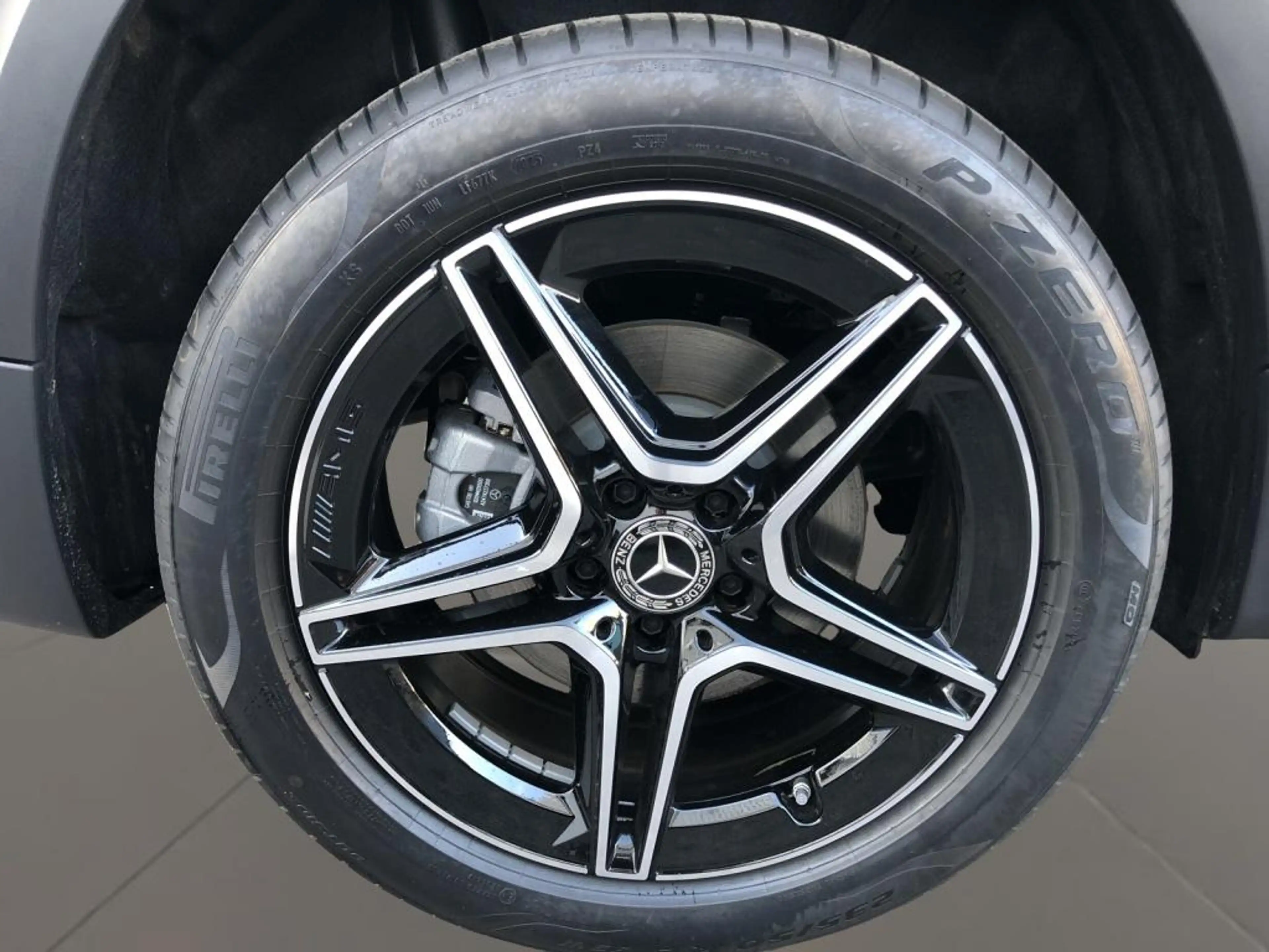 Mercedes-Benz GLB 220 4MATIC AMG+ILS+MBUX+MBeam+Night+Carbon — photo 9