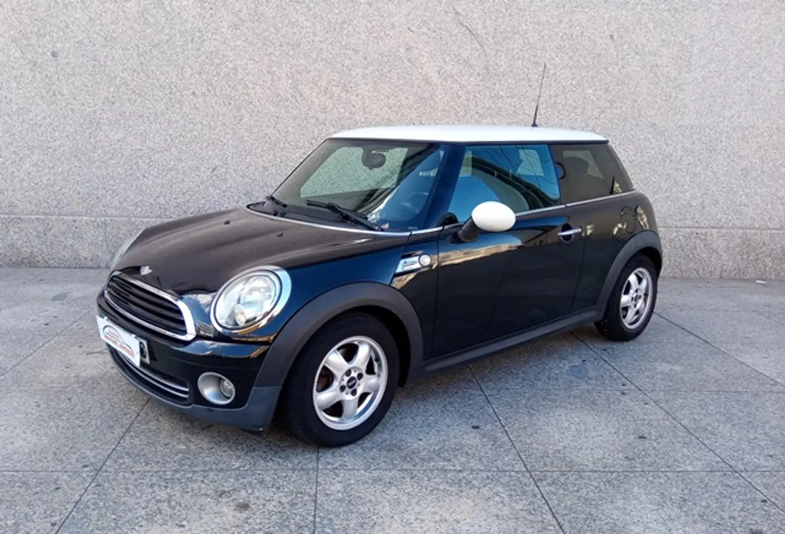 MINI Cooper Aut. Negro - 1