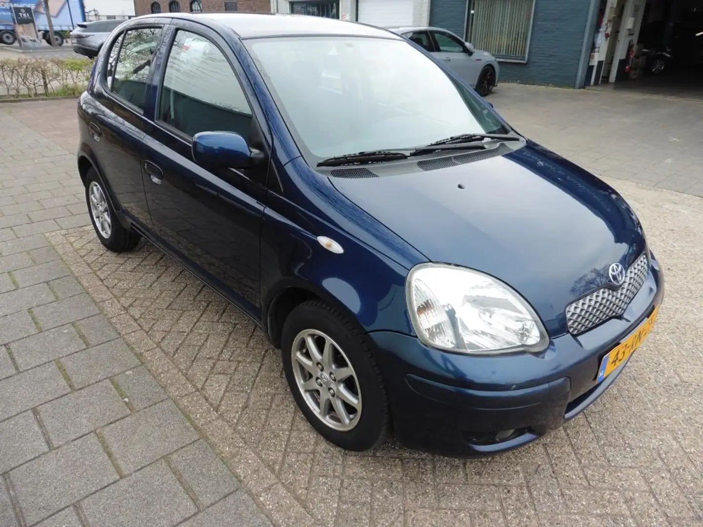 Toyota Yaris 1.3 VVT-i S-Line Bleu - 2