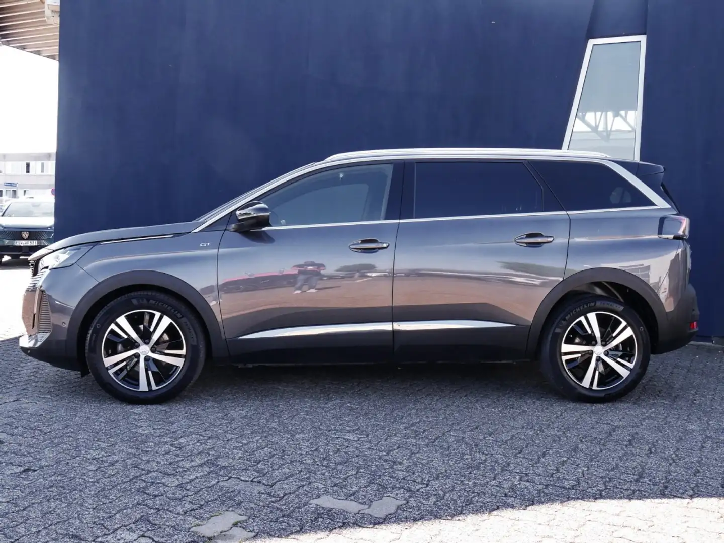 Peugeot 5008 GT 180 PT Autm+AHK+Kamera+Navi+Sitzheizung Klima Gris - 2