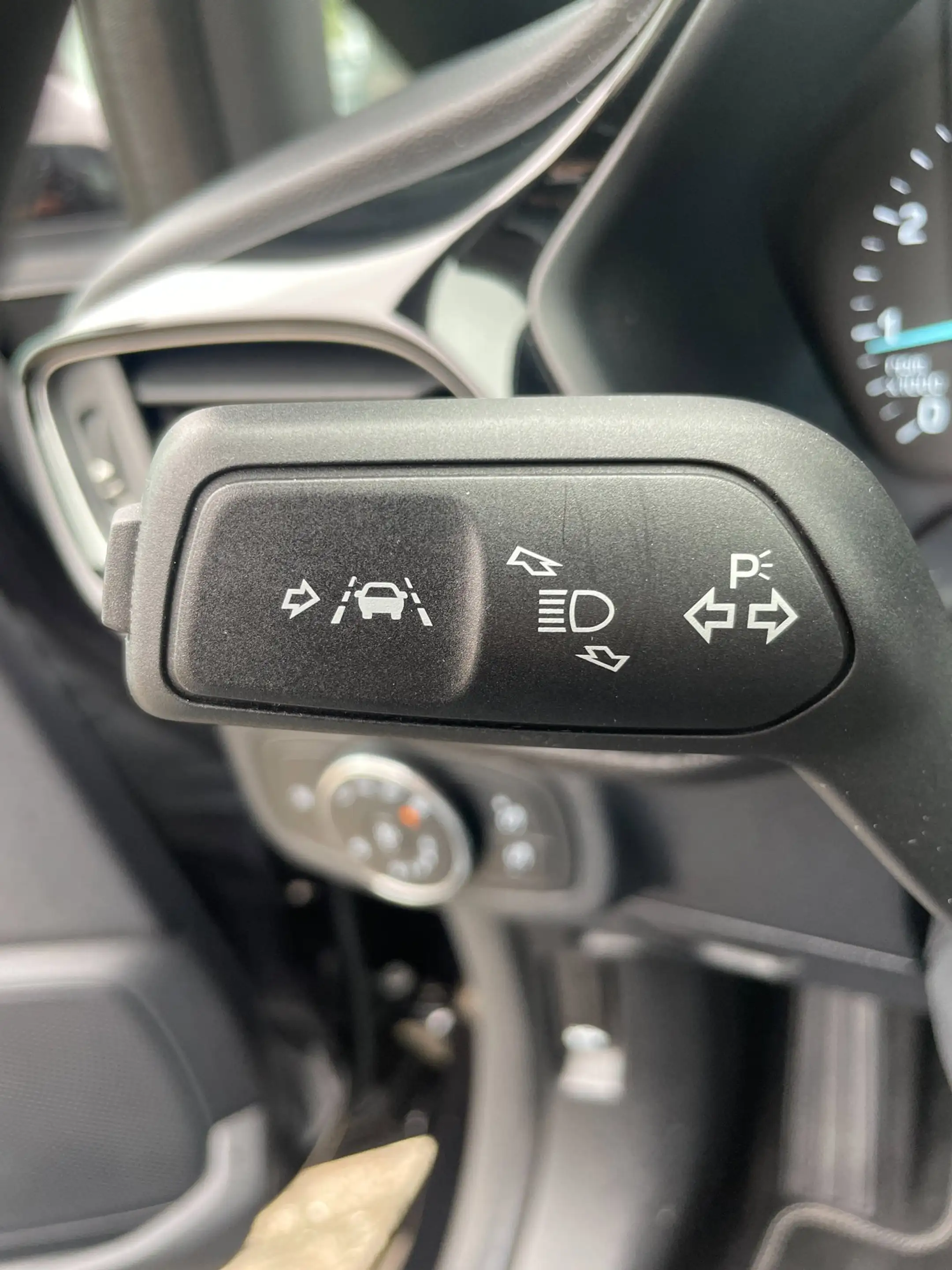 Ford Fiesta 1.0 EcoBoost Hybrid Titanium — photo 9