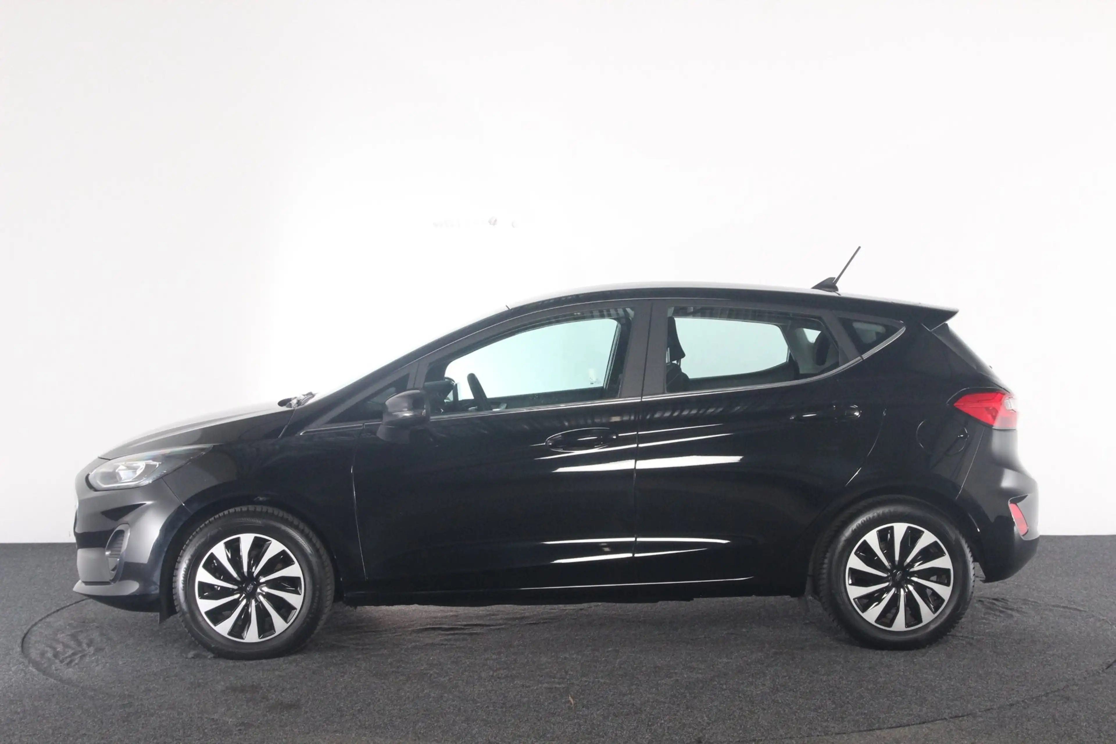 Ford Fiesta 1.0 EcoBoost Hybrid Titanium — photo 3