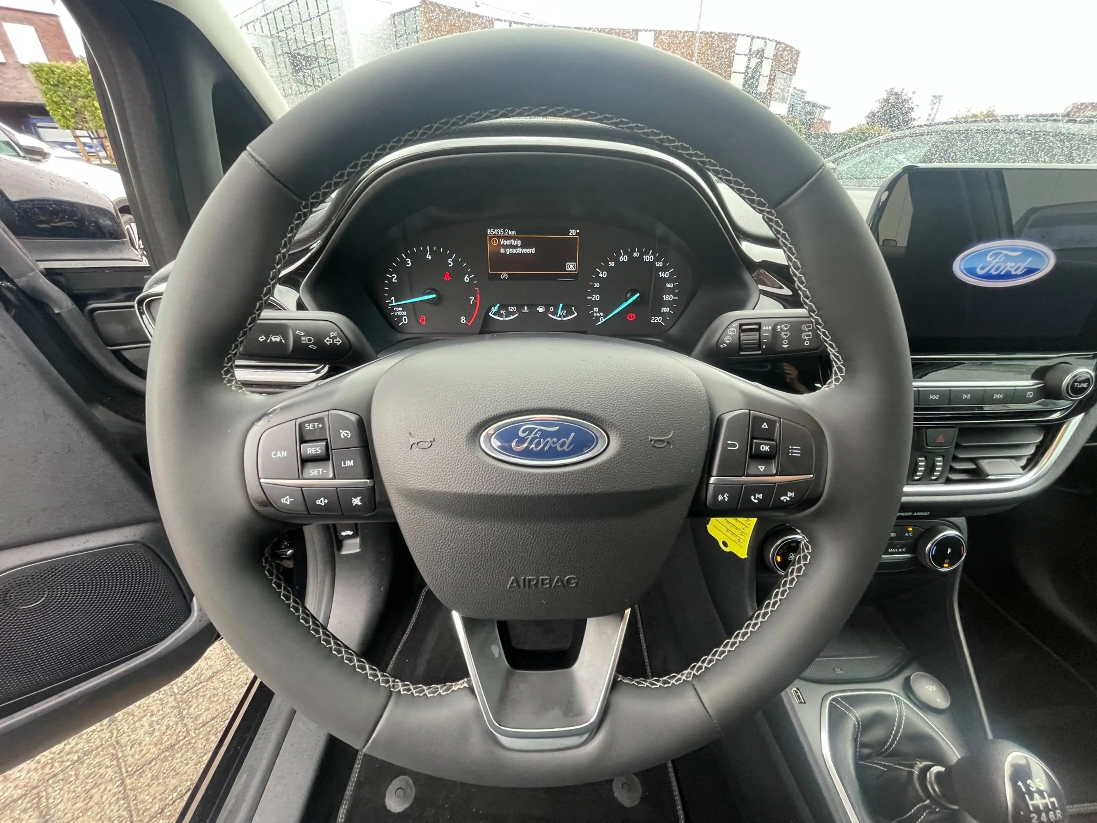 Ford Fiesta 1.0 EcoBoost Hybrid Titanium — photo 6