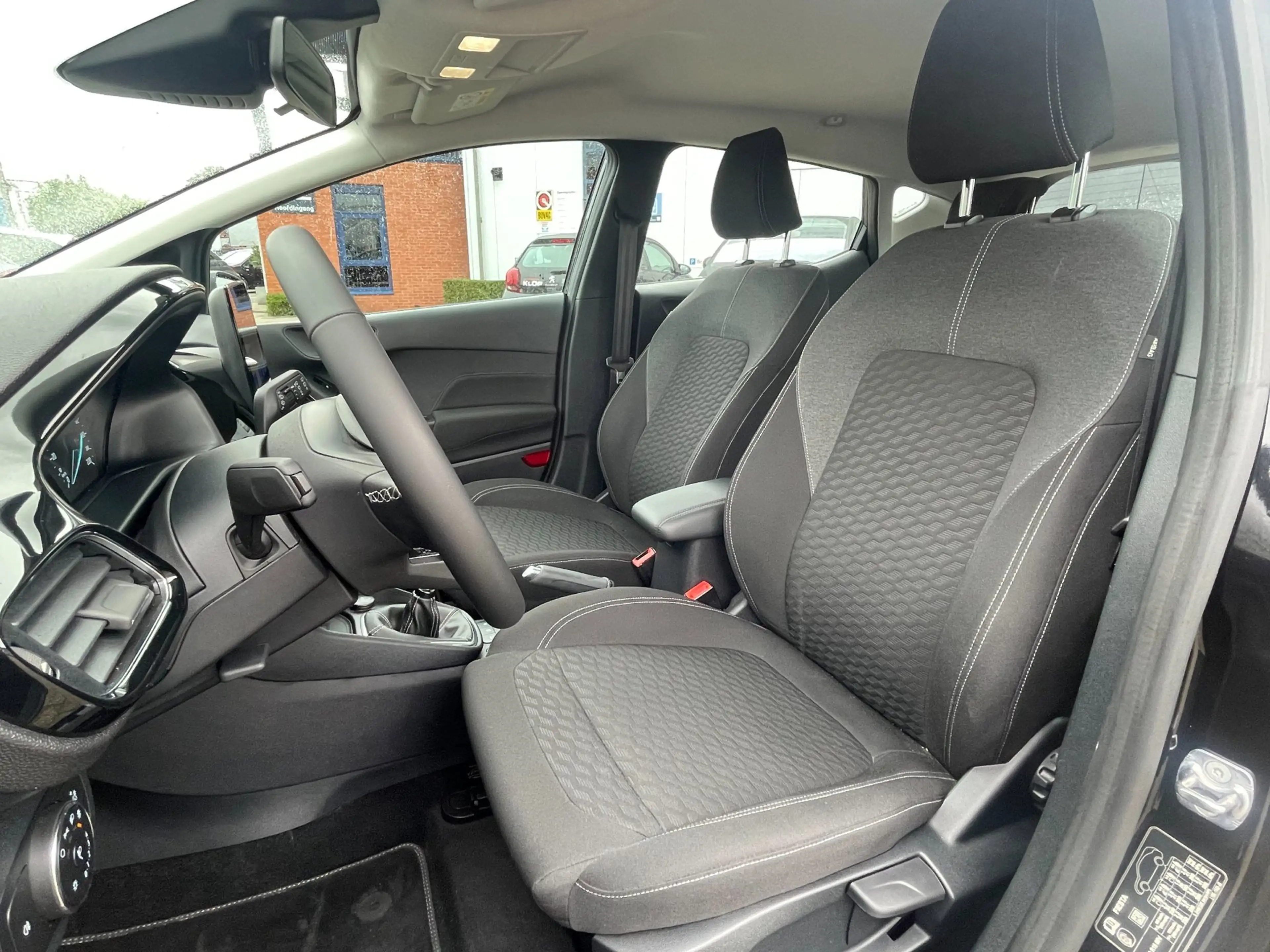 Ford Fiesta 1.0 EcoBoost Hybrid Titanium — photo 17