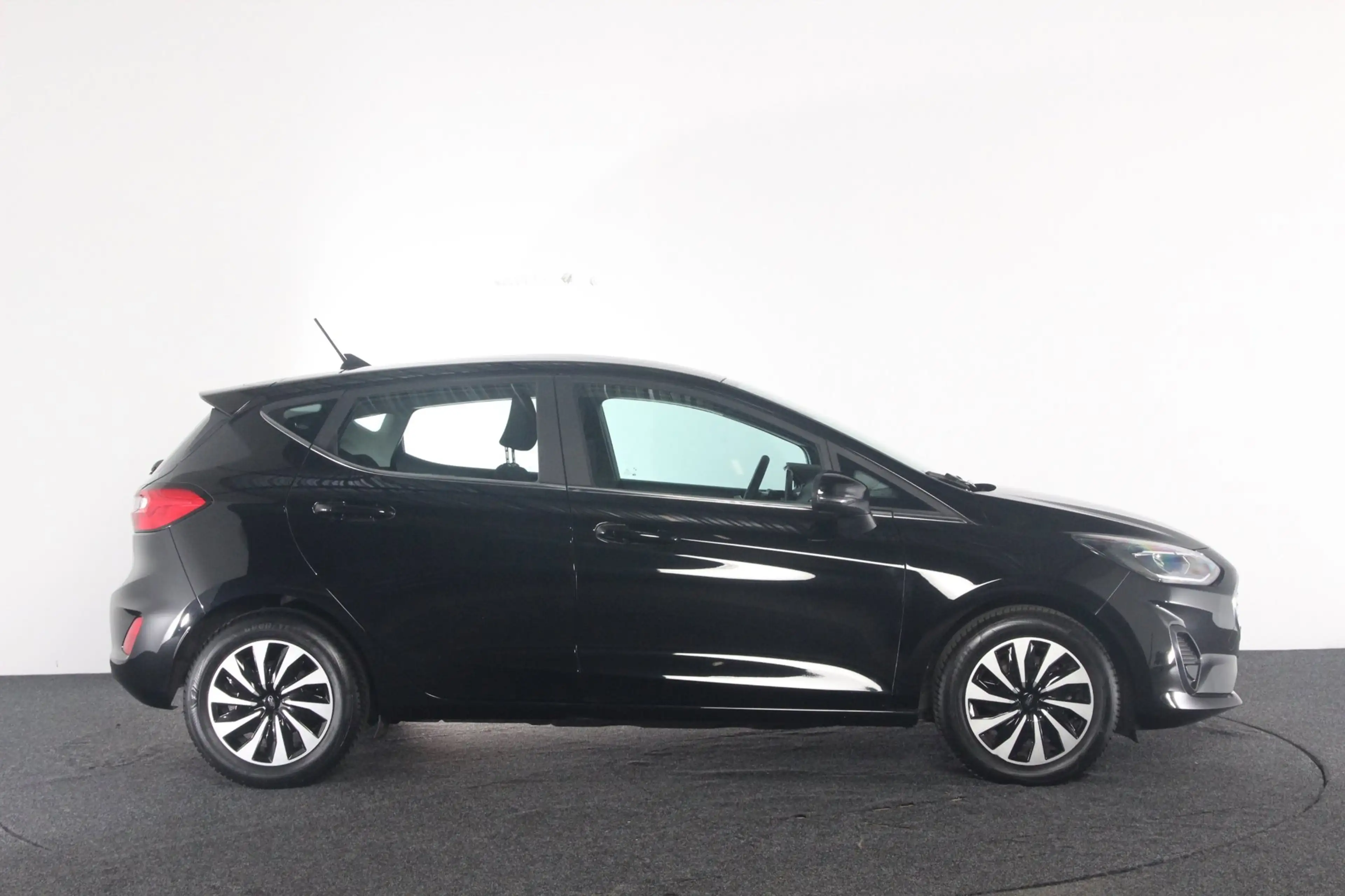 Ford Fiesta 1.0 EcoBoost Hybrid Titanium — photo 4