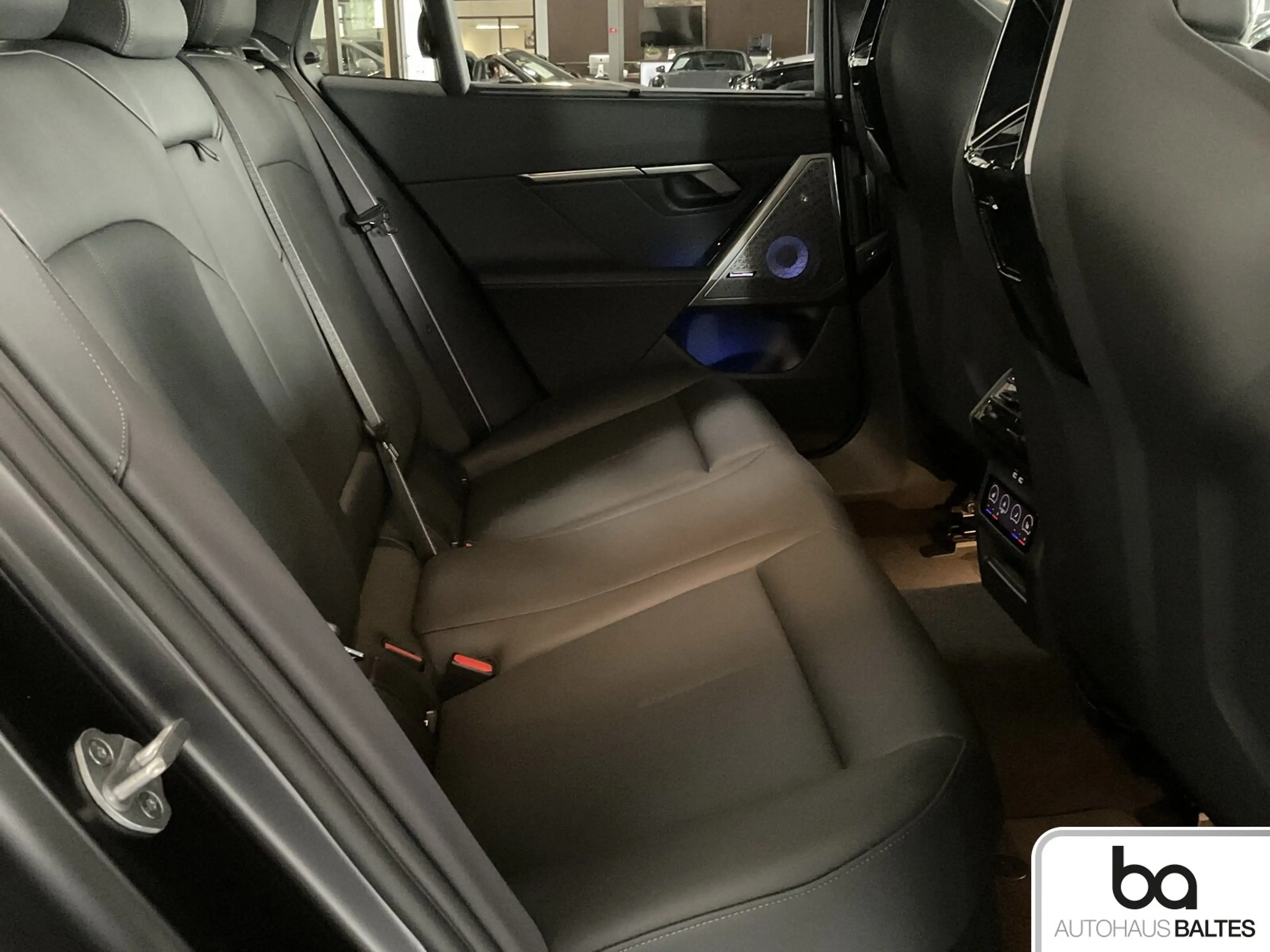 BMW M5 M5 Comfort/M Driver´s Pack/Pano/AHK/Driving Ass — photo 8