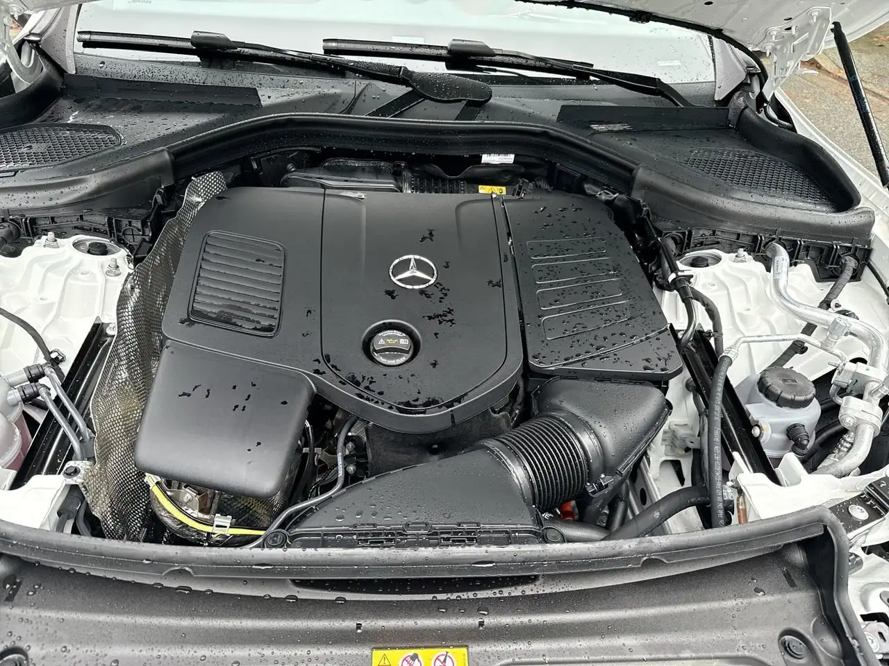 Mercedes-Benz GLC снимка Mercedes-Benz GLC