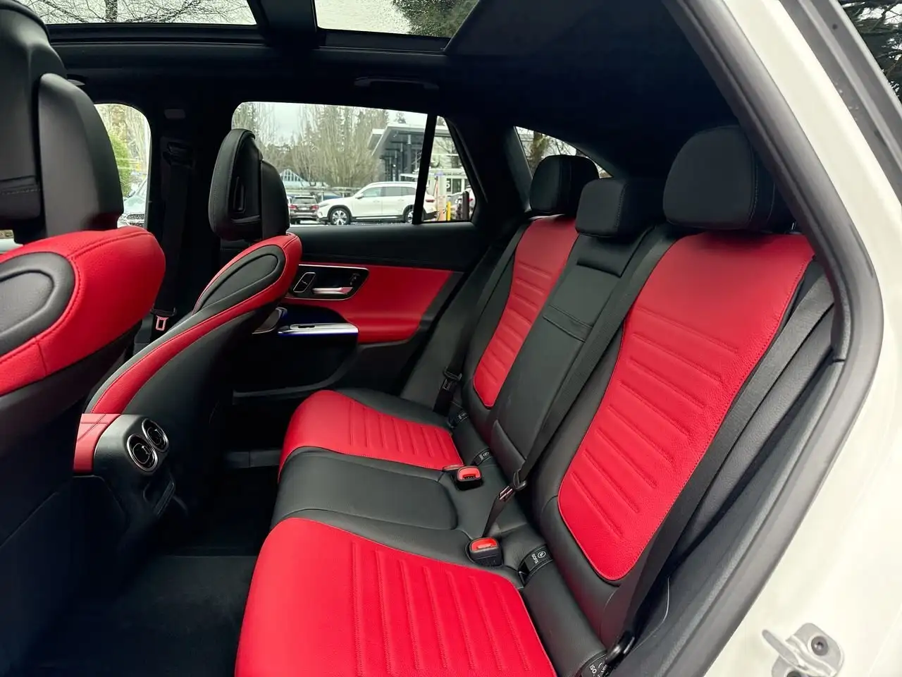 Mercedes-Benz GLC снимка Mercedes-Benz GLC