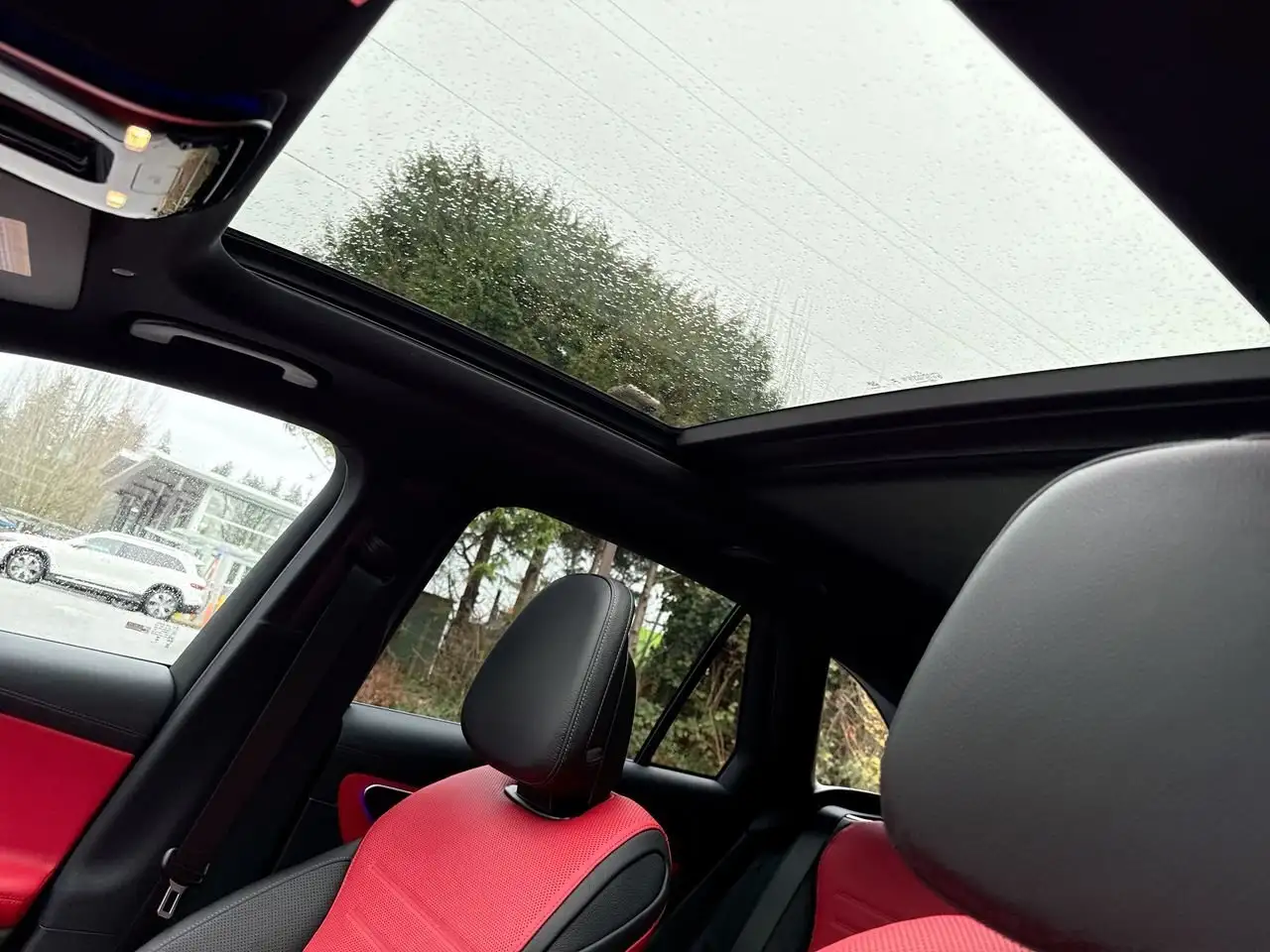 Mercedes-Benz GLC снимка Mercedes-Benz GLC