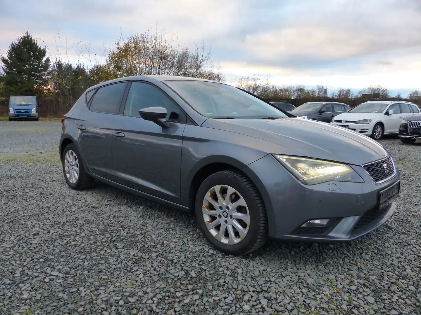 SEAT Leon Style*Scheckheft*SHZG*HU/AU07/27*Navi* Grijs - 1