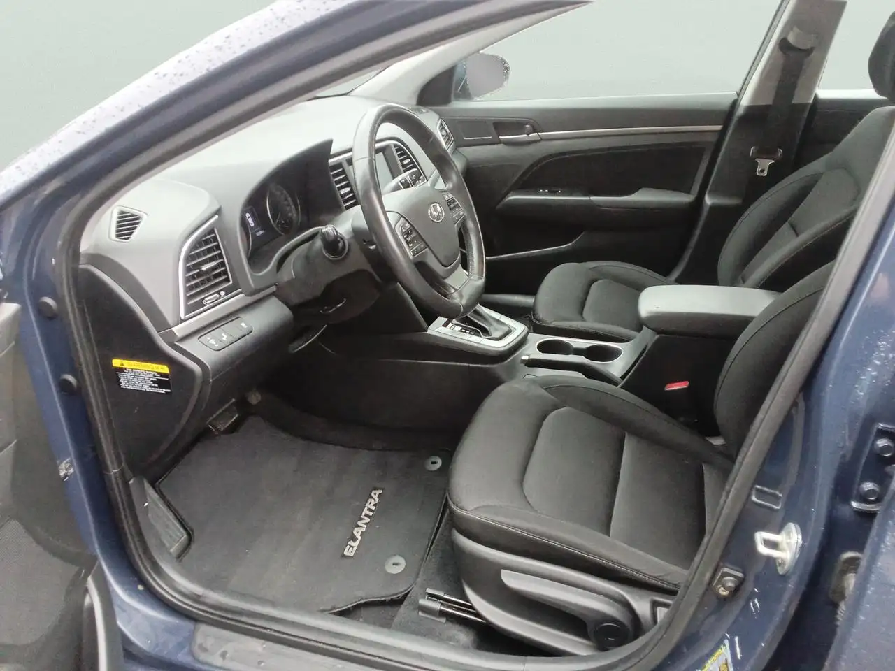 Hyundai ELANTRA снимка Hyundai ELANTRA