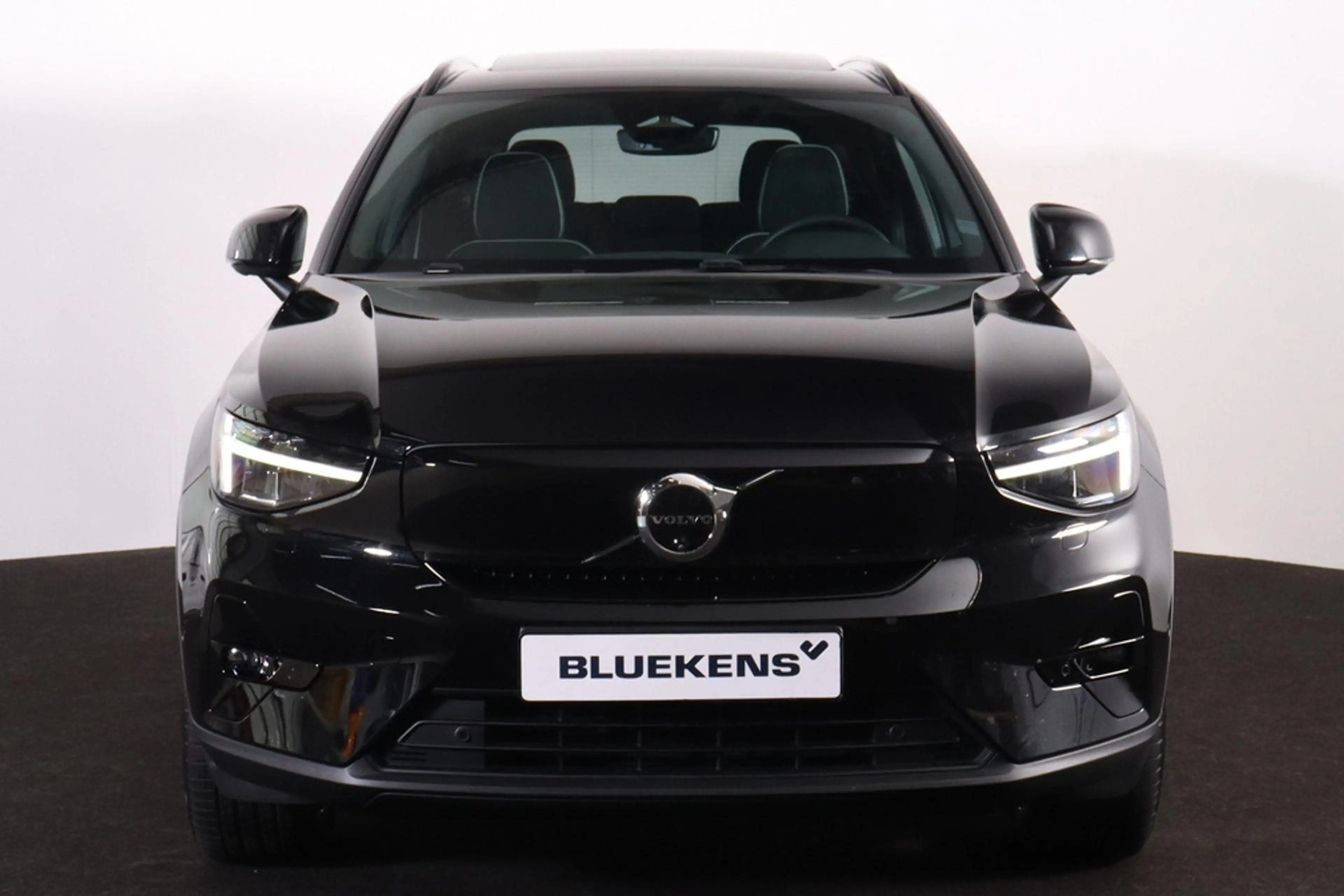 Volvo EX40 Performance Ultra 82 kWh - Panorama/schuifdak - In — photo 2