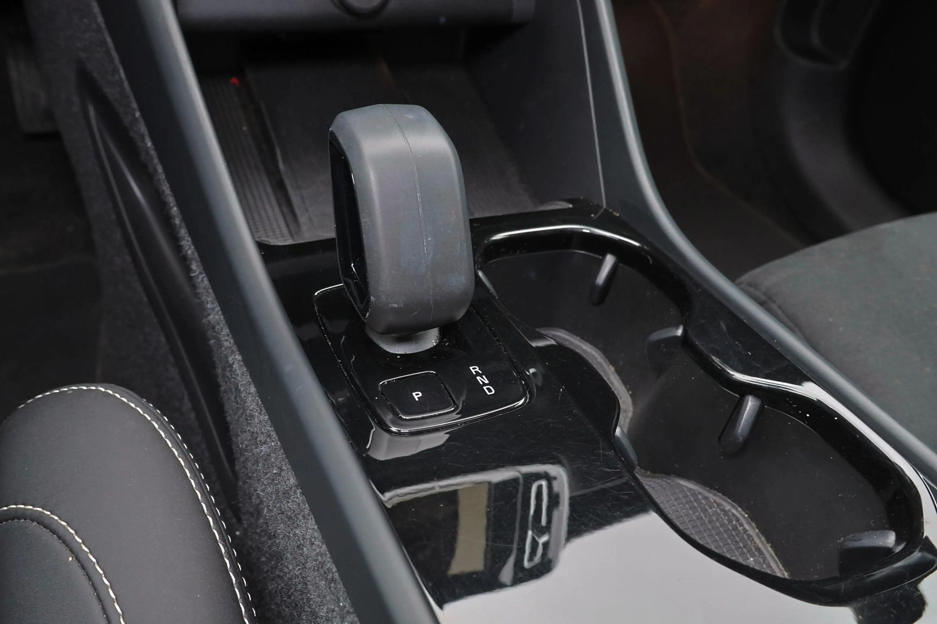 Volvo EX40 Performance Ultra 82 kWh - Panorama/schuifdak - In — photo 11