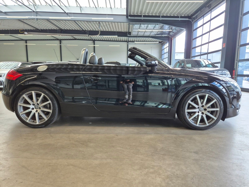 Audi TT ROADSTER 2.0 TFSI LEDER SITZHZ KLIMA 1.HAND — photo 4