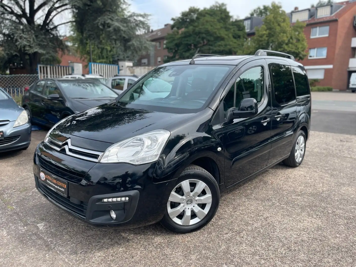 Citroen Berlingo Kombi Shine Navi*Zahnriemen Neu*TÜV Schwarz - 1