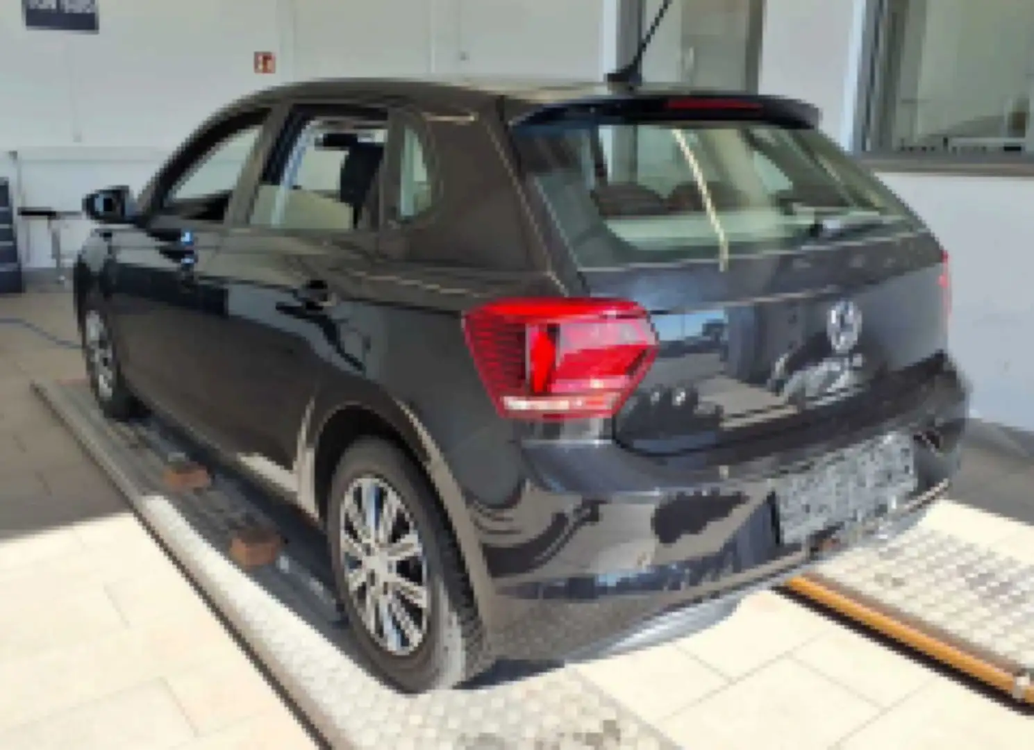 Volkswagen Polo Comfortline 1.0 TSI*PDC*ZVF*MFL*DAB+* Noir - 2