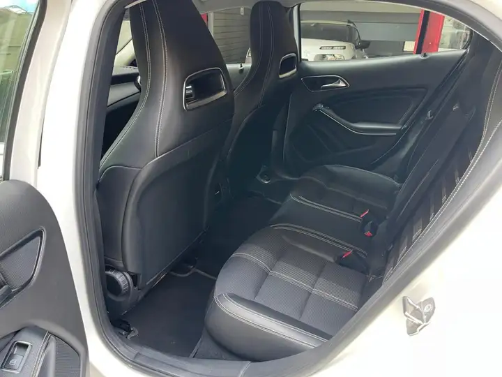 Mercedes-Benz GLA 200d 7G-DCT X156 2018, foto 8