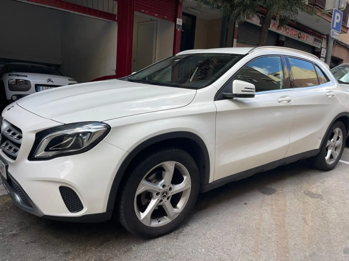Mercedes-Benz GLA 200 200d 7G-DCT Blanco - 1