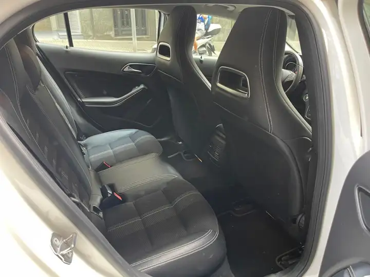 Mercedes-Benz GLA 200d 7G-DCT X156 2018, foto 6