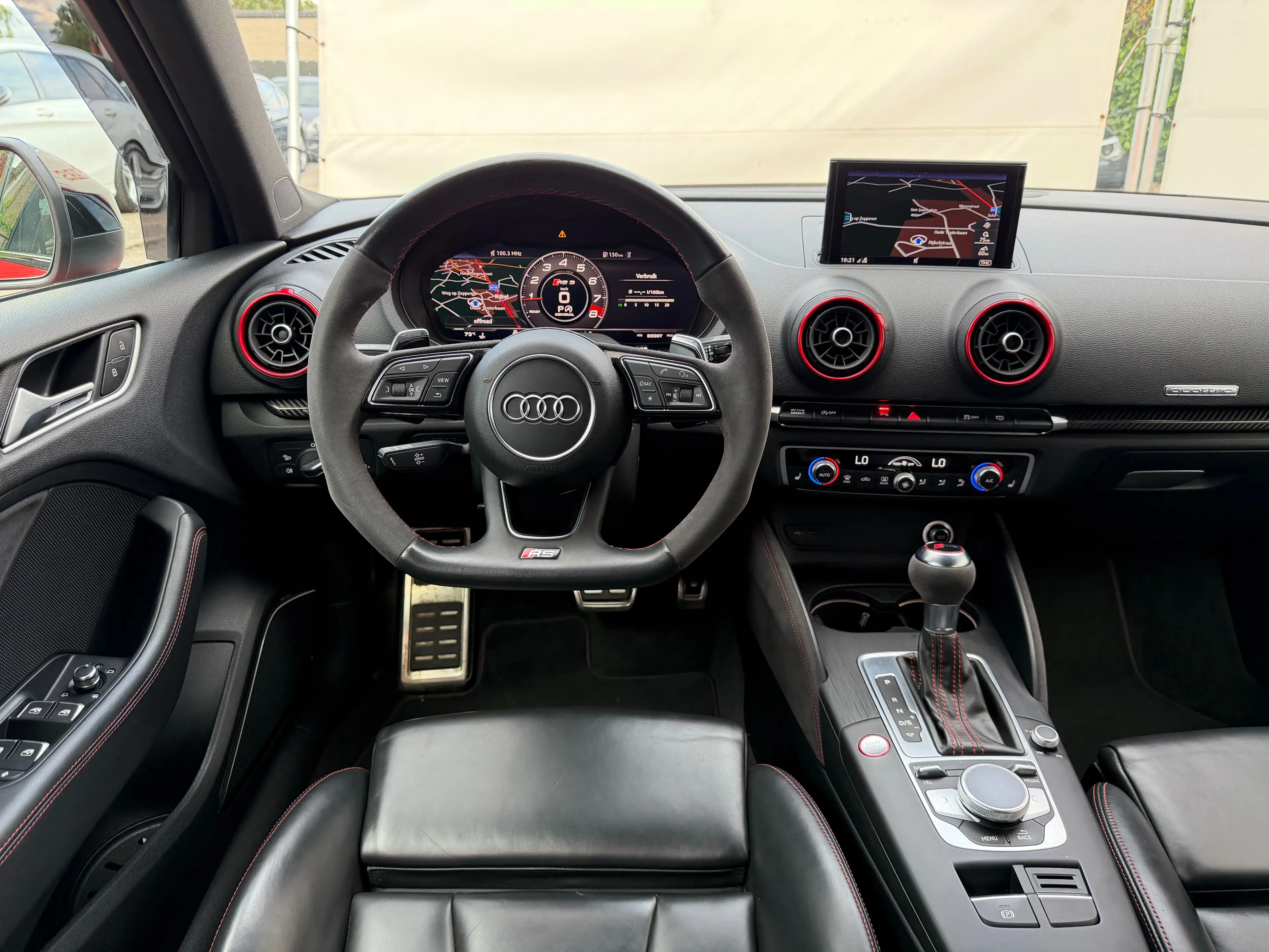 Audi RS3 2.5 TFSI Quattro S tronic  *CAMERA*B&O SOUND*OZ RACING*VIRTUAL COCKPIT*ALCANTARA*FULL OPTION* — photo 11