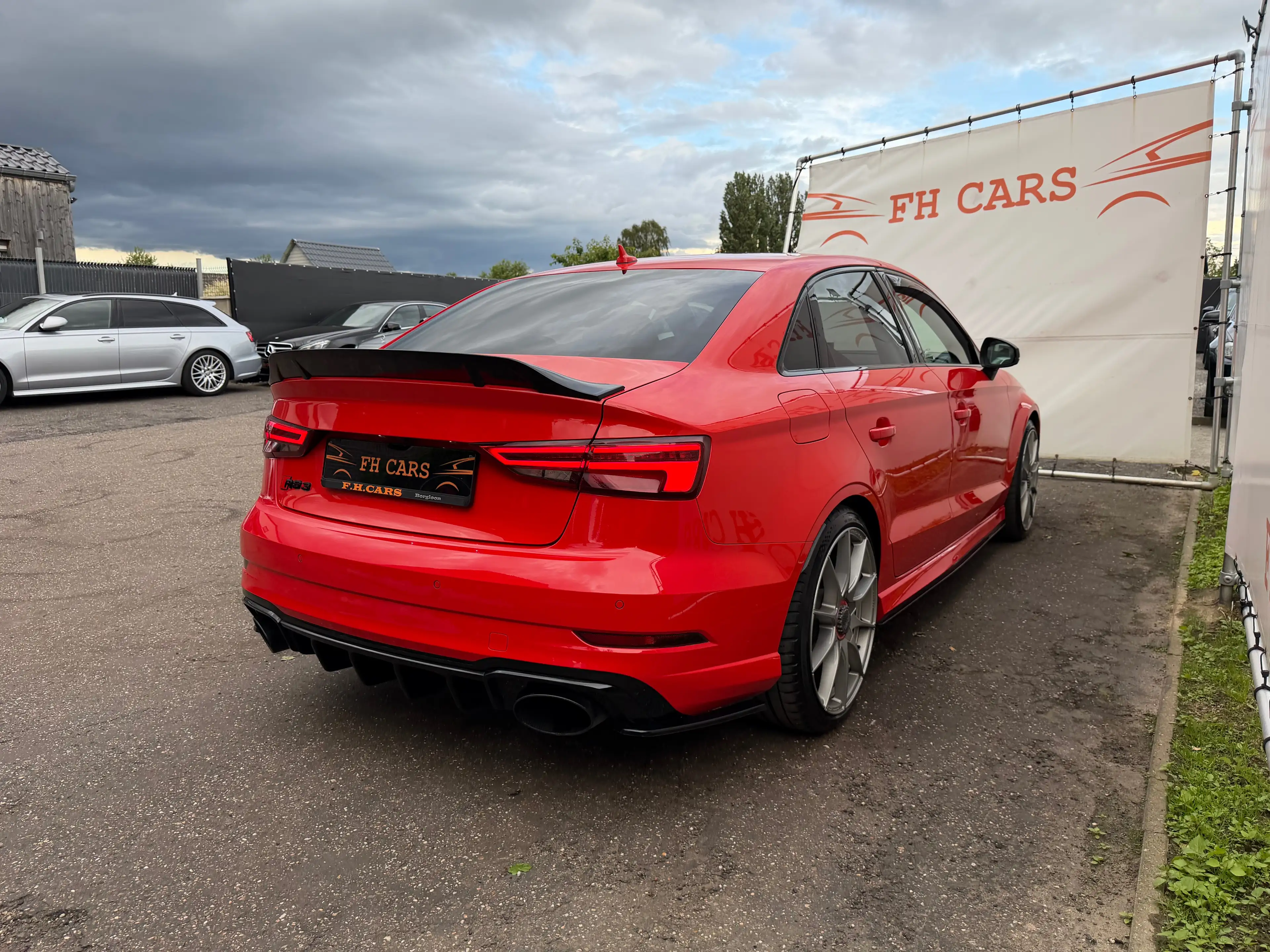 Audi RS3 2.5 TFSI Quattro S tronic  *CAMERA*B&O SOUND*OZ RACING*VIRTUAL COCKPIT*ALCANTARA*FULL OPTION* — photo 6