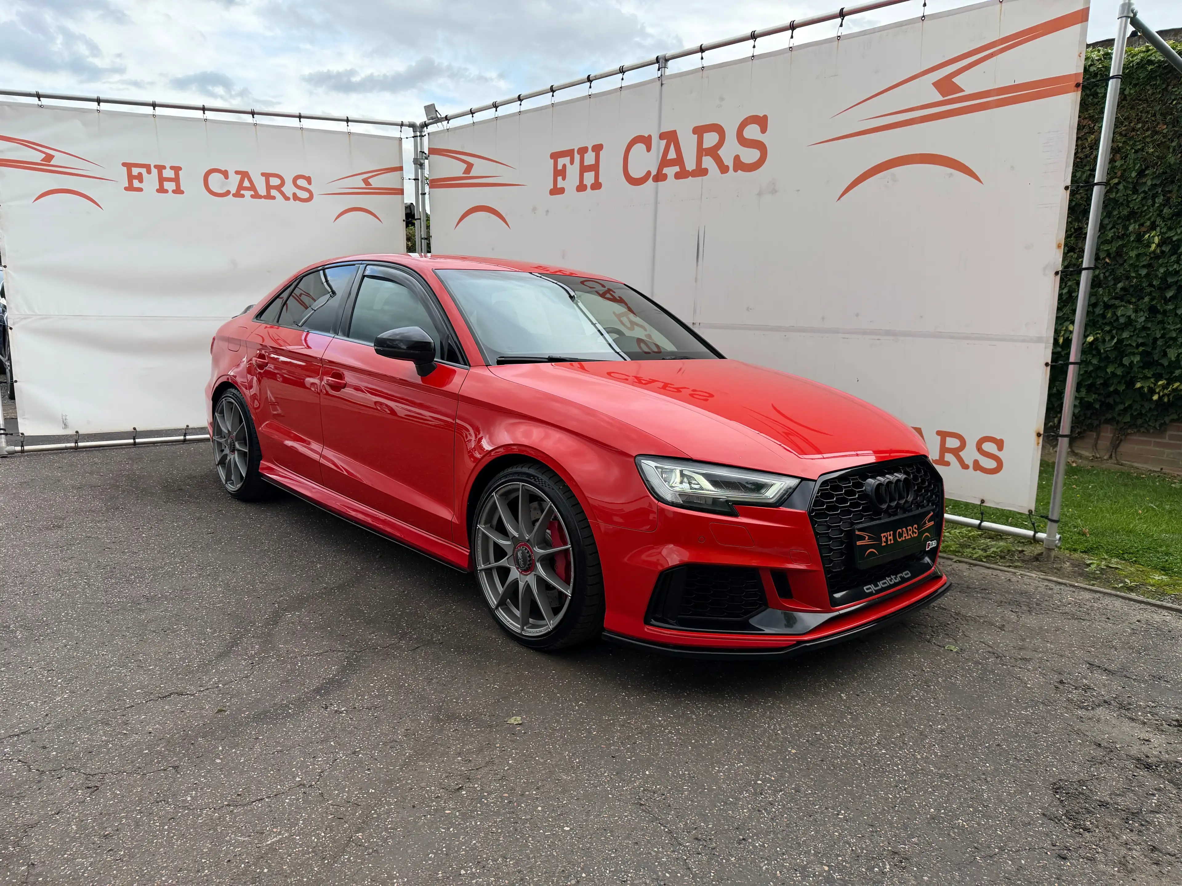 Audi RS3 2.5 TFSI Quattro S tronic  *CAMERA*B&O SOUND*OZ RACING*VIRTUAL COCKPIT*ALCANTARA*FULL OPTION* — photo 2