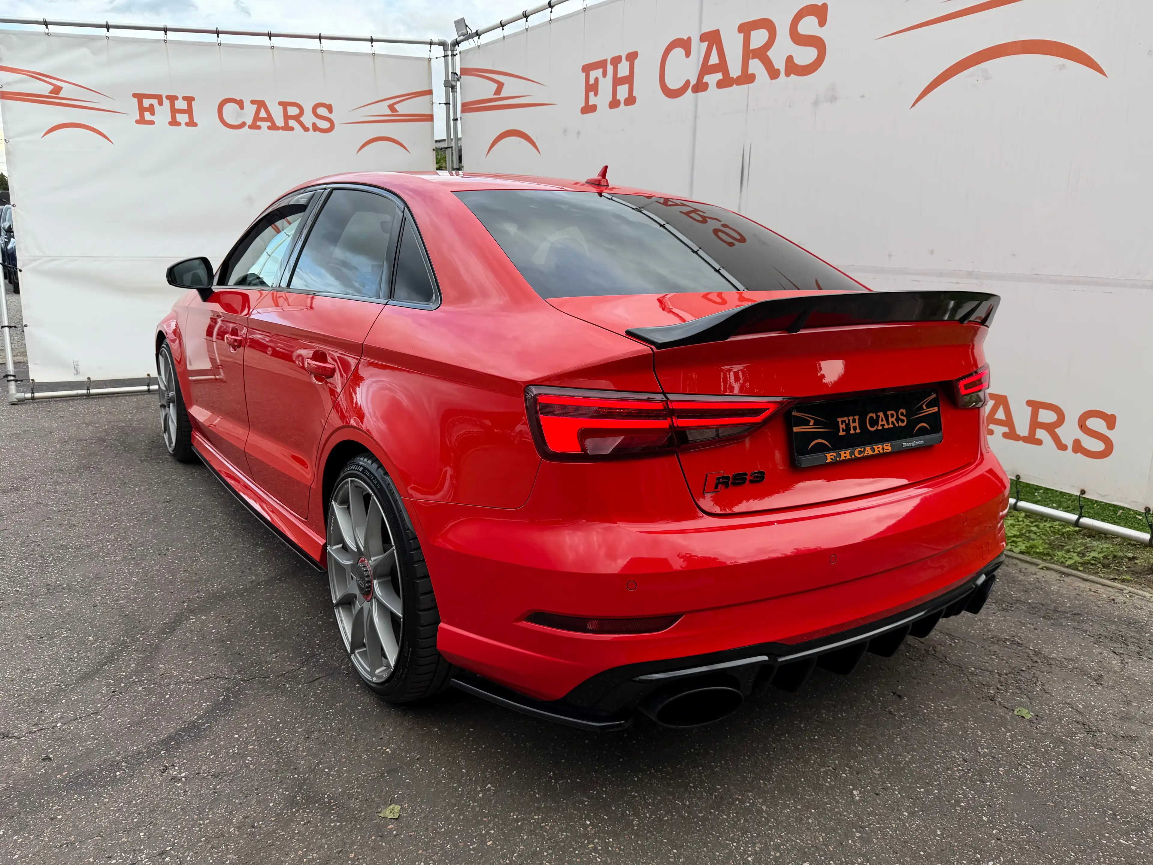 Audi RS3 2.5 TFSI Quattro S tronic  *CAMERA*B&O SOUND*OZ RACING*VIRTUAL COCKPIT*ALCANTARA*FULL OPTION* — photo 5