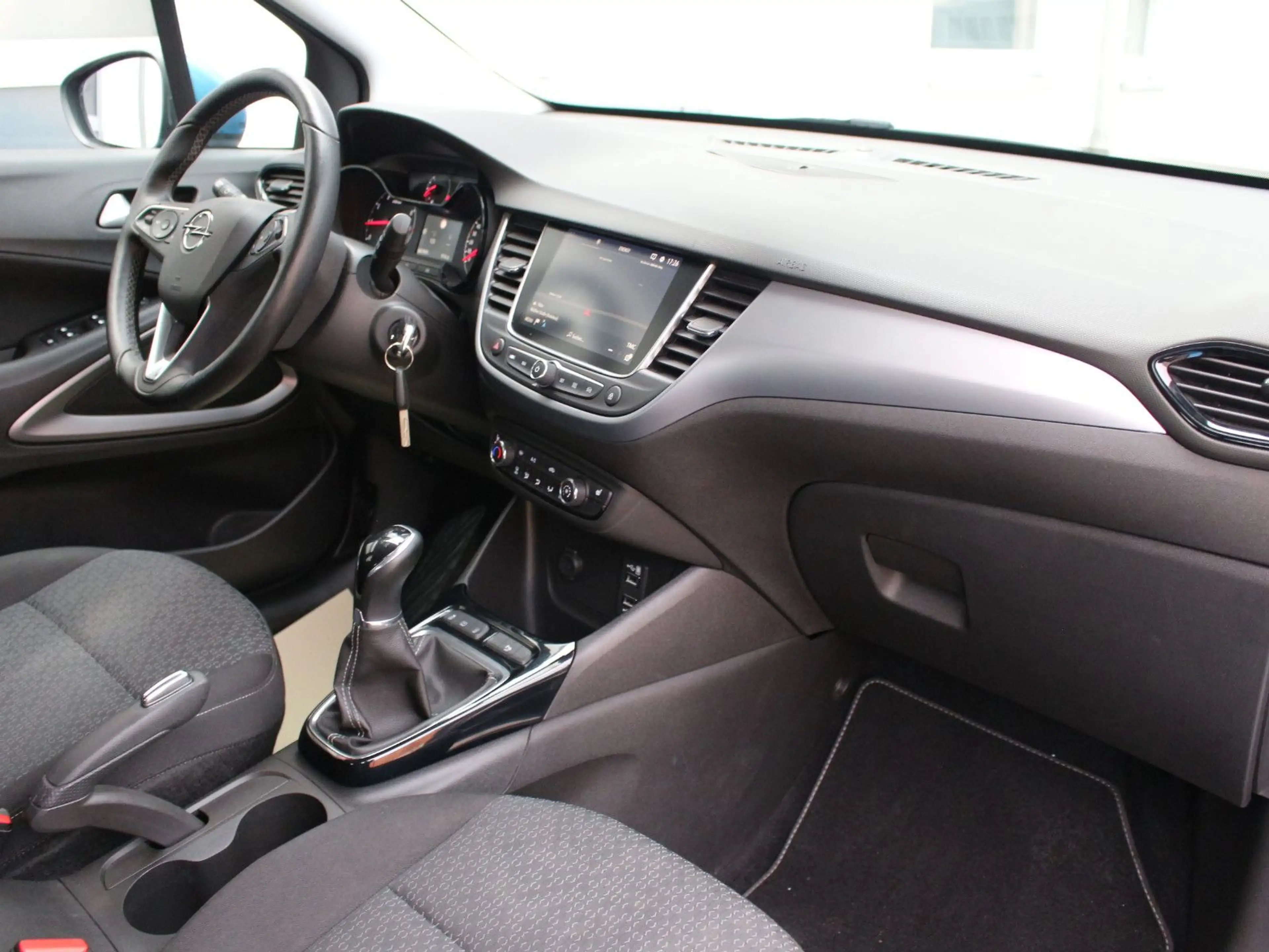Opel Crossland X 1.2 Navi Kamera RS SHZ Tempomat — photo 10