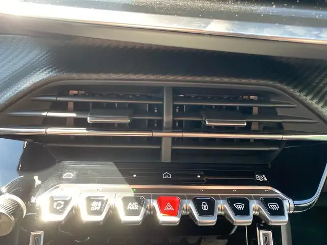 Peugeot 2008 view 11