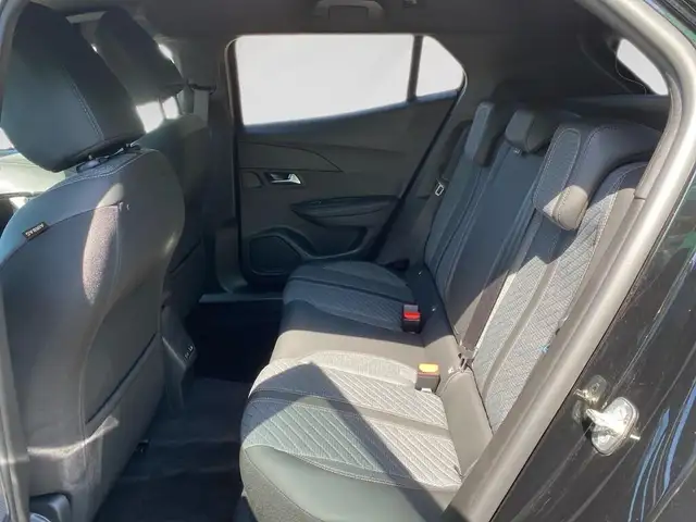 Peugeot 2008 view 8