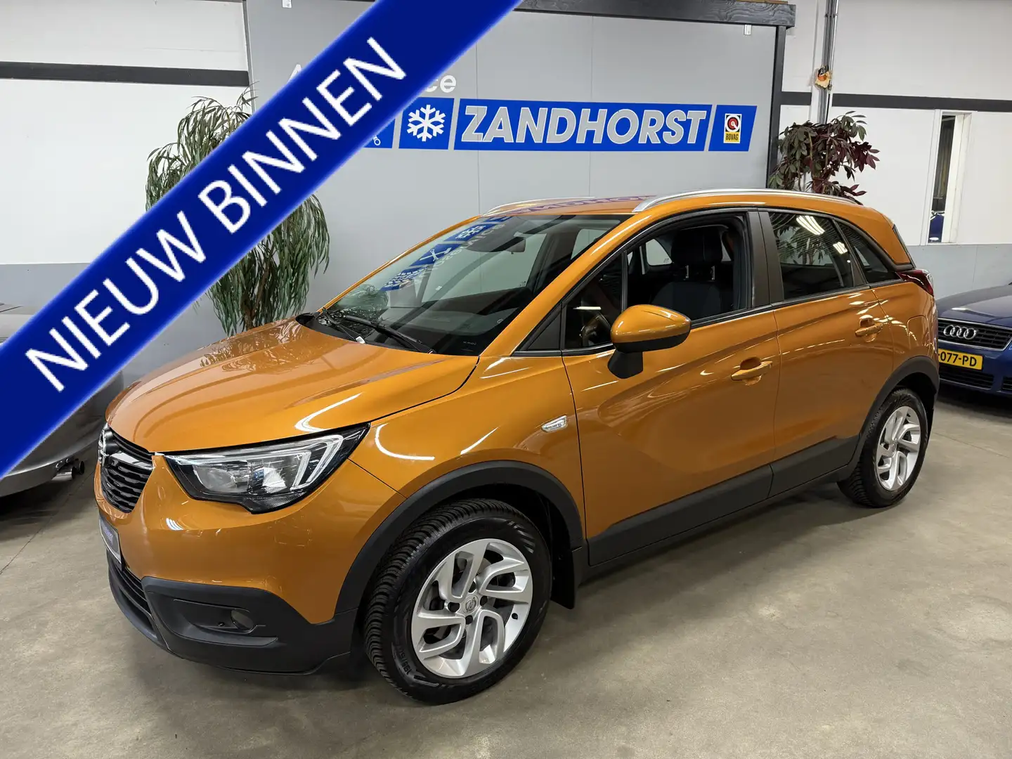 Opel Crossland X 1.2 Turbo Online Edition Bruin - 1