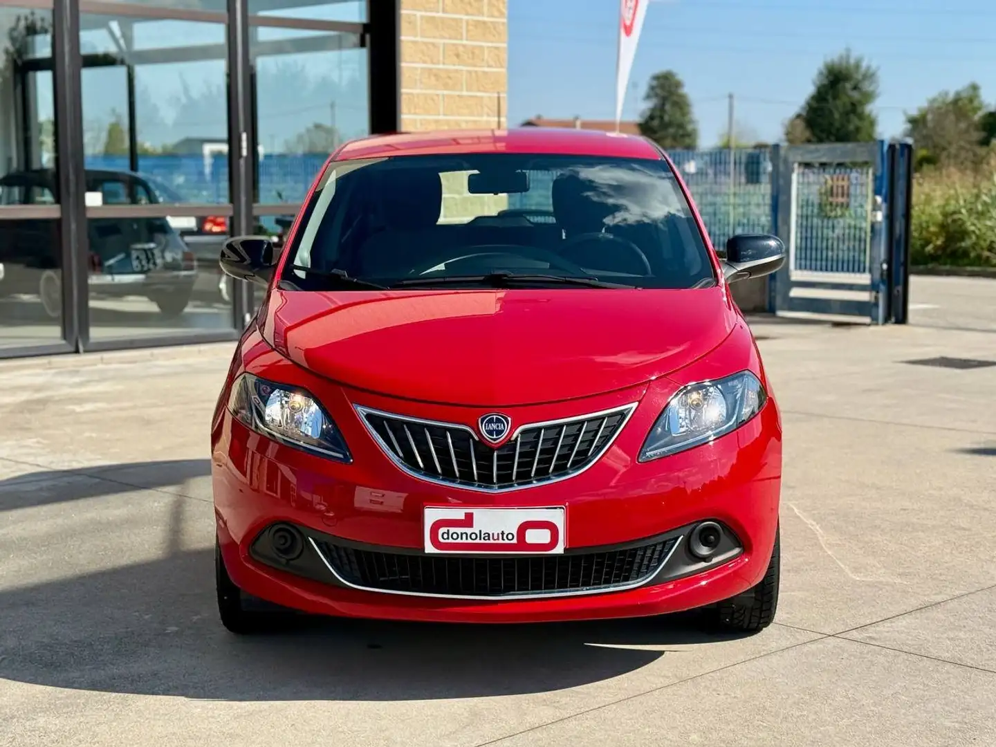 Lancia Ypsilon Ypsilon III 2021 1.0 firefly hybrid Silver Rojo - 2