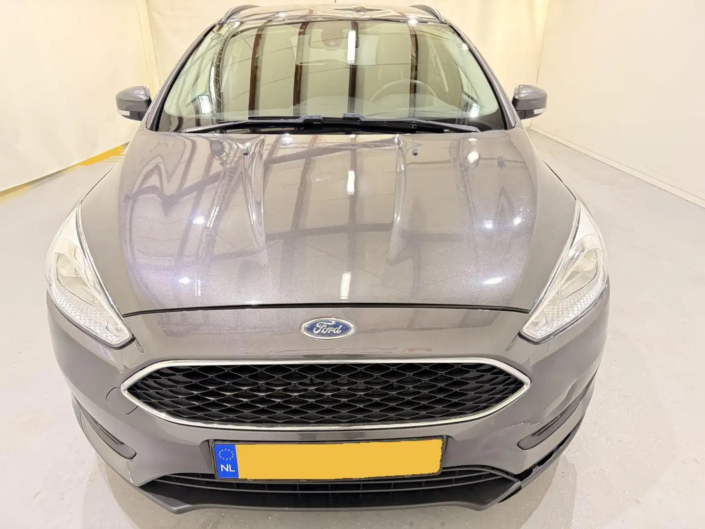 Ford Focus Wagon 1.0 Ecoboost Edition Gris - 2